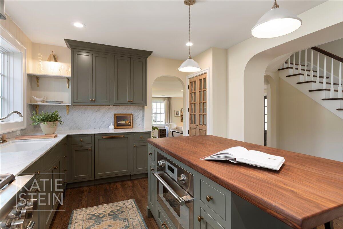 833 Gladstone Drive SE East Grand Rapids MI 49506
