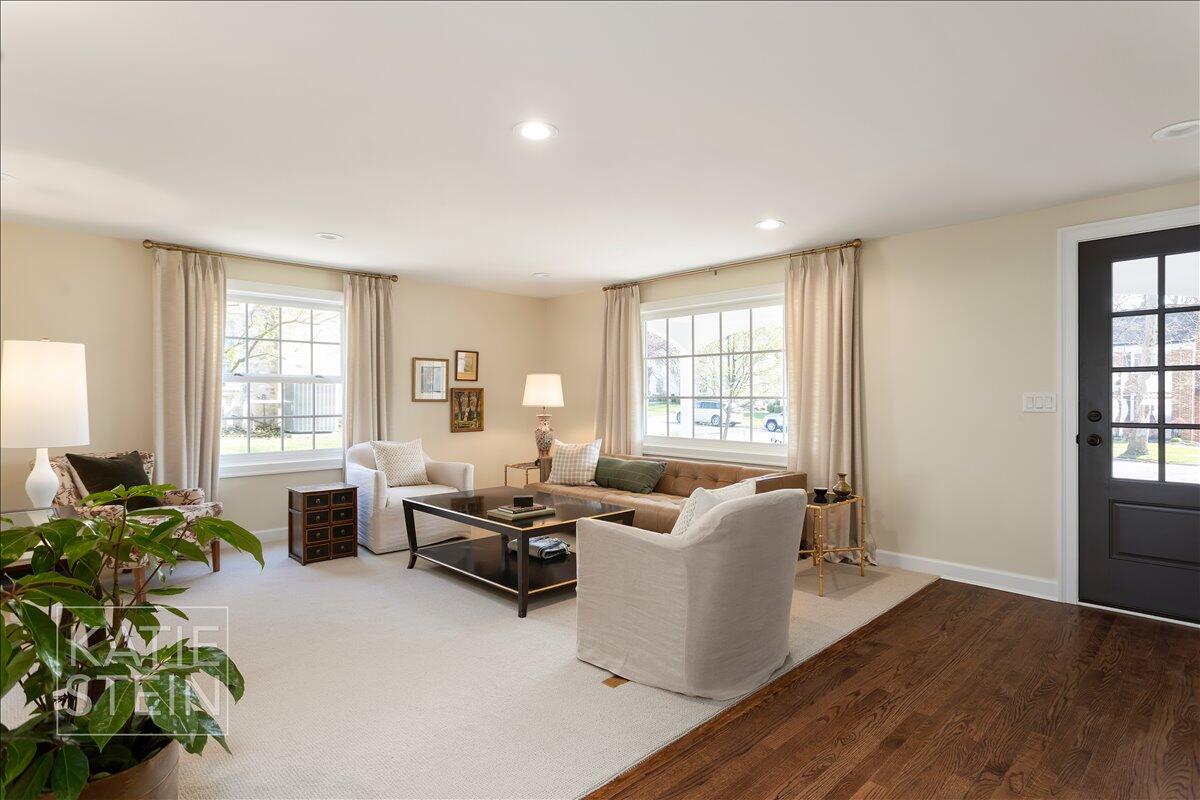833 Gladstone Drive SE East Grand Rapids MI 49506