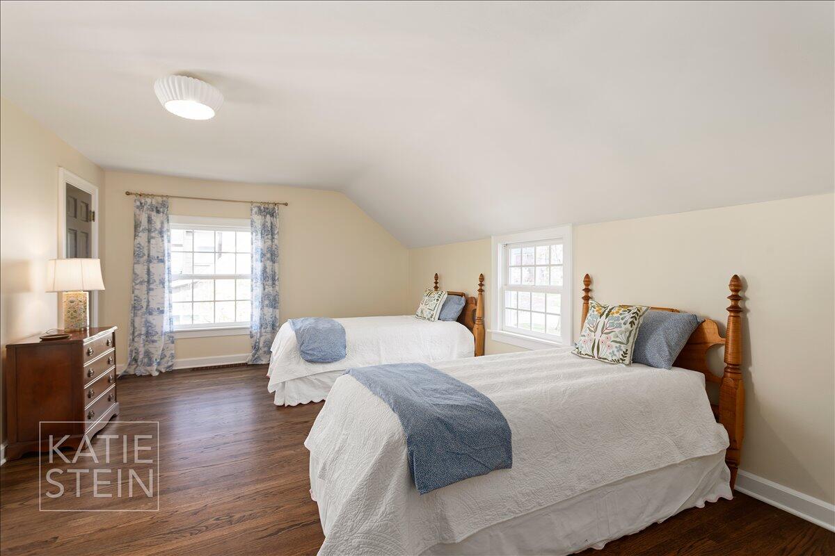 833 Gladstone Drive SE East Grand Rapids MI 49506