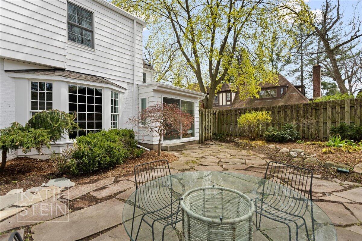 833 Gladstone Drive SE East Grand Rapids MI 49506