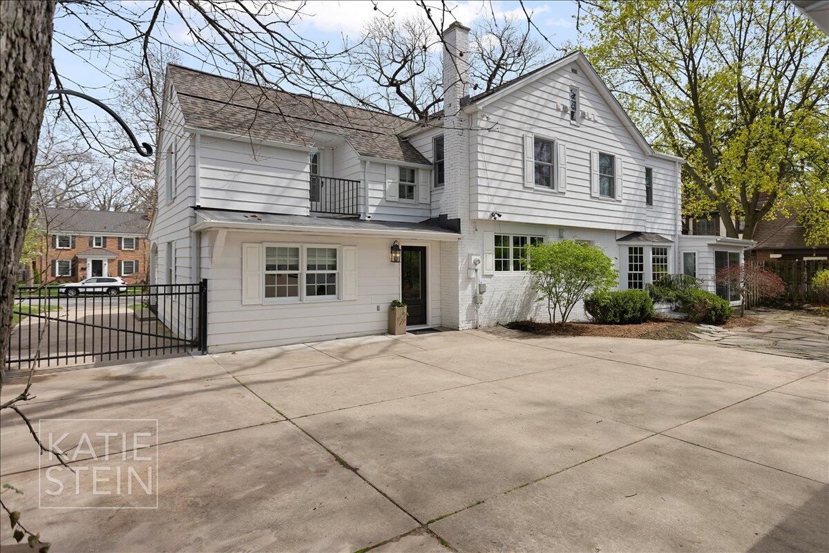 833 Gladstone Drive SE East Grand Rapids MI 49506