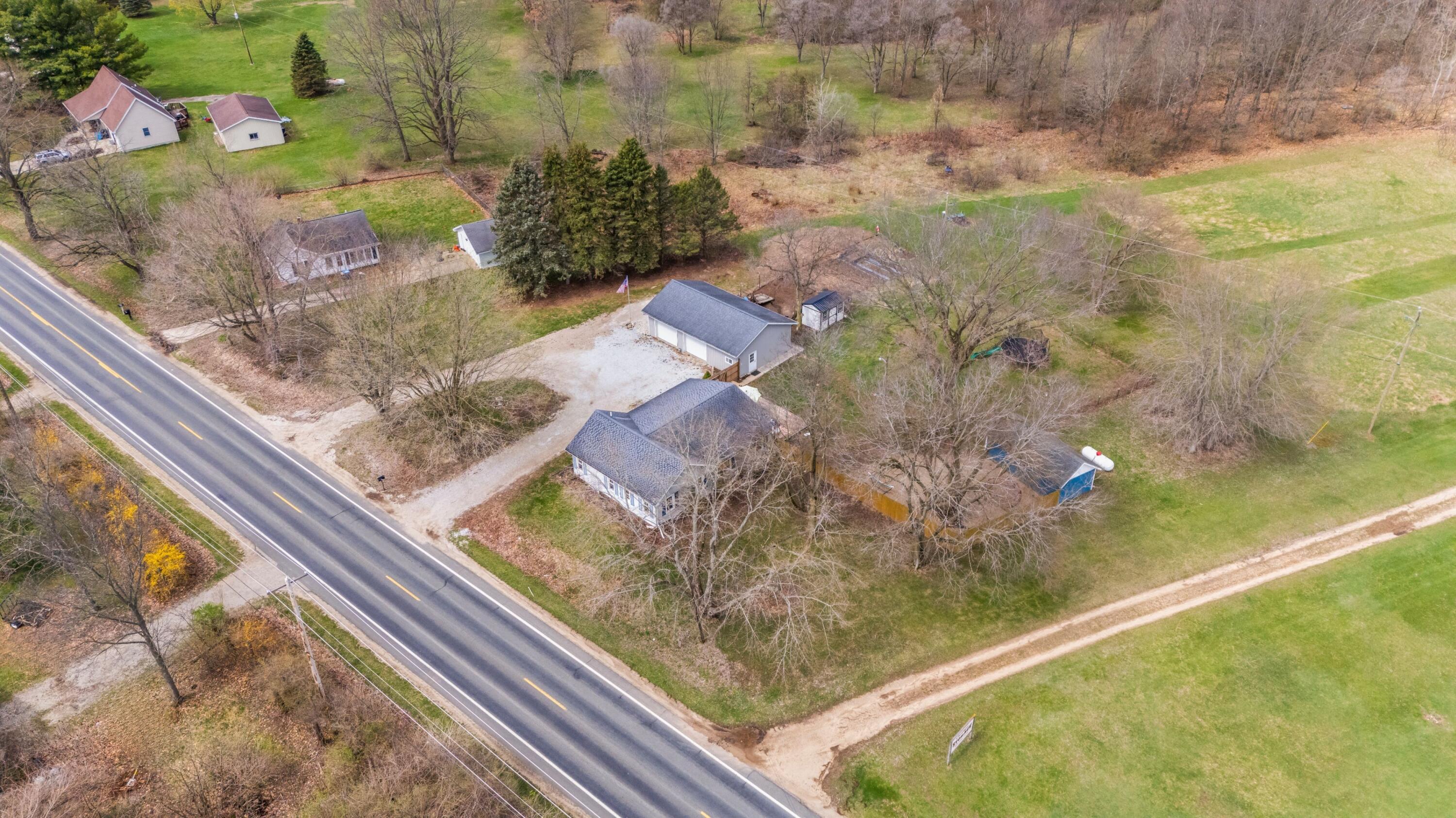 3017 Walton Road Buchanan MI 49107