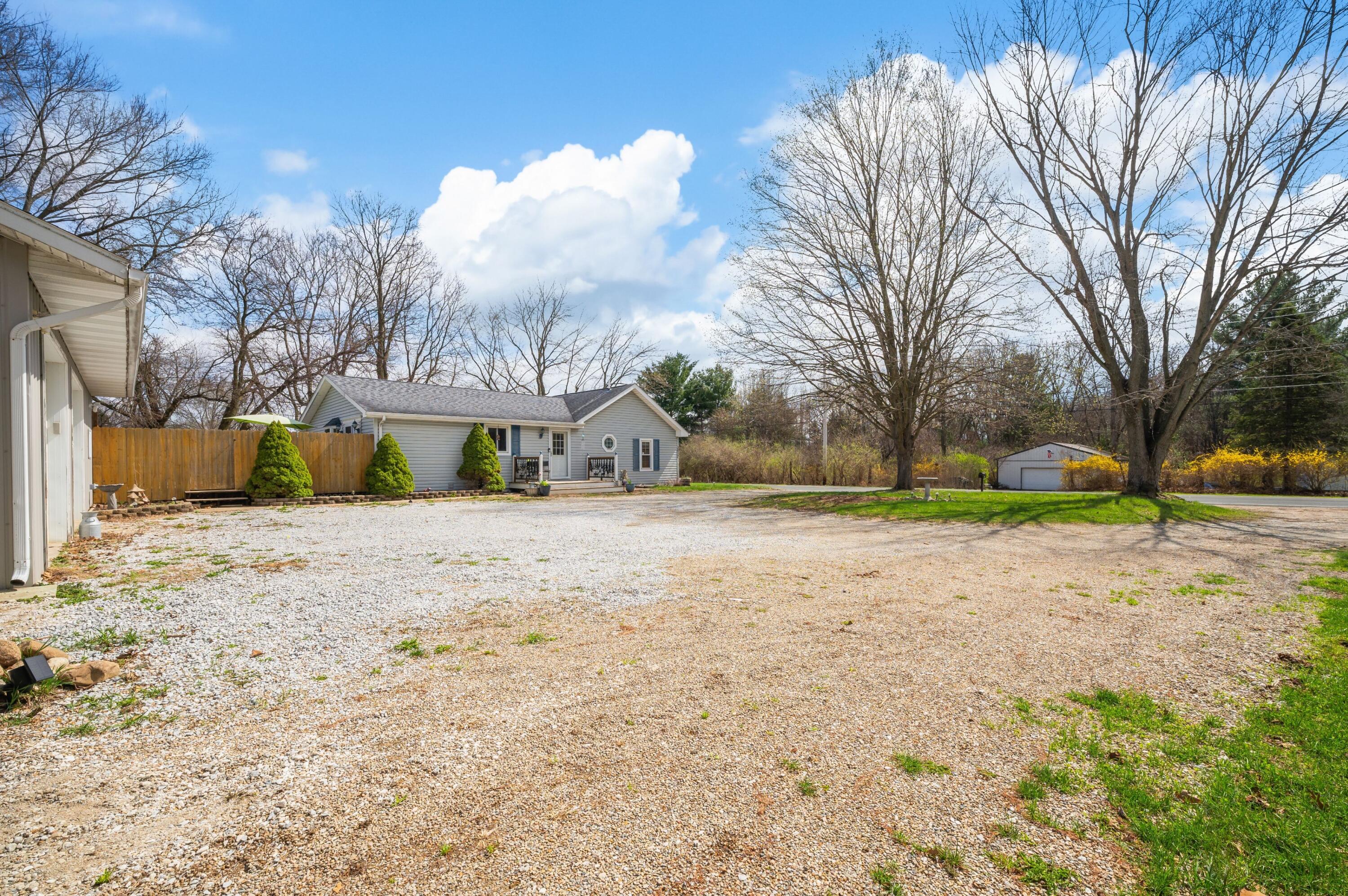 3017 Walton Road Buchanan MI 49107