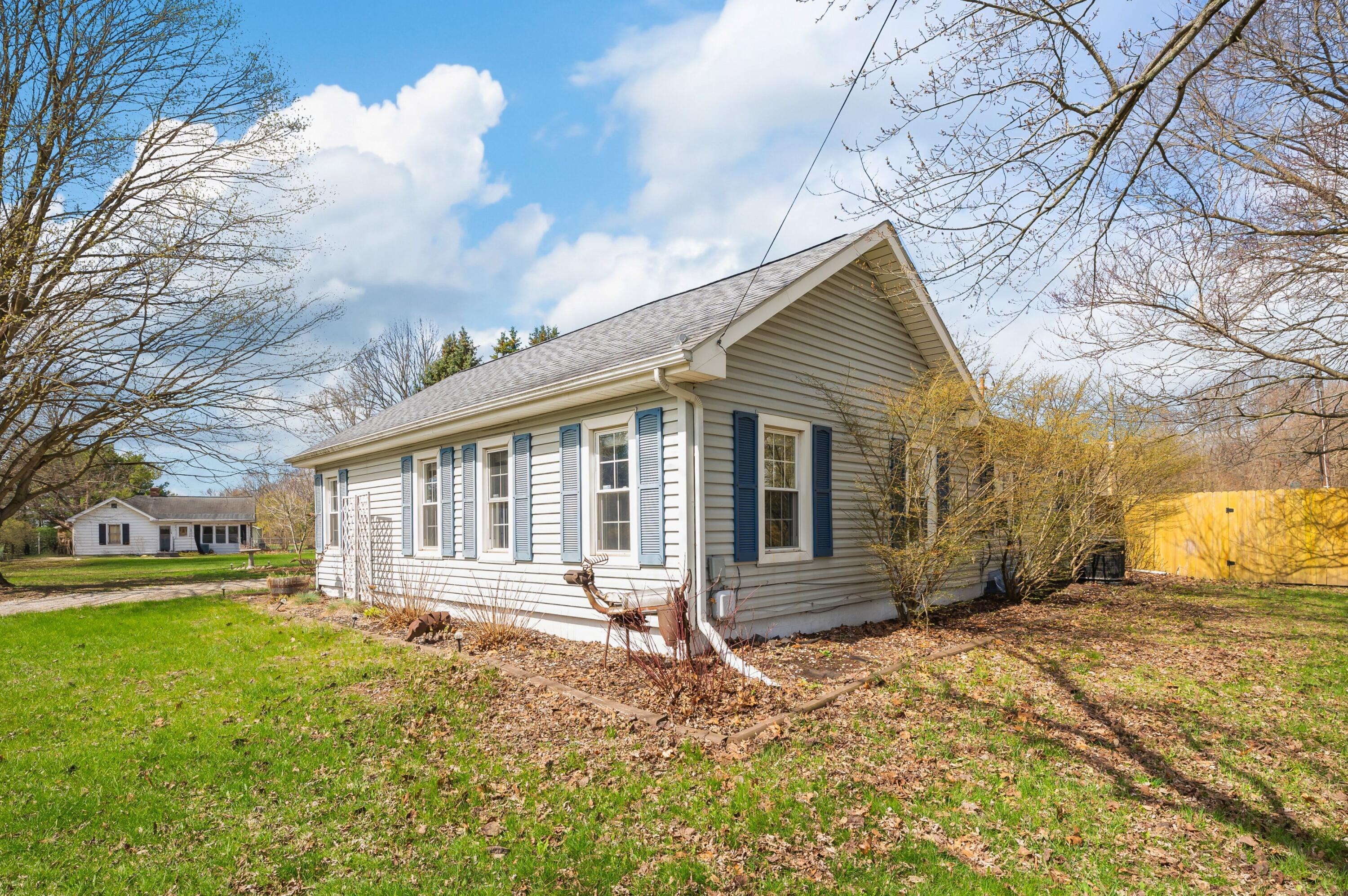3017 Walton Road Buchanan MI 49107