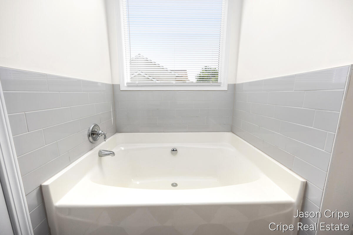 3523 Long Grove Drive SE Grand Rapids MI 49512