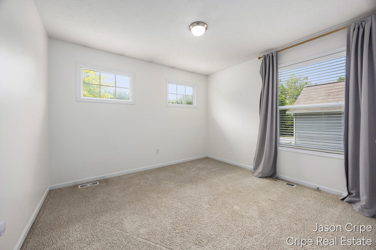 3523 Long Grove Drive SE Grand Rapids MI 49512