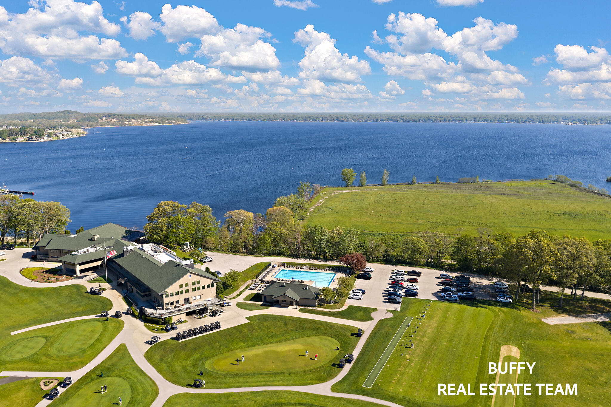2892 Duneside Trail Muskegon MI 49441