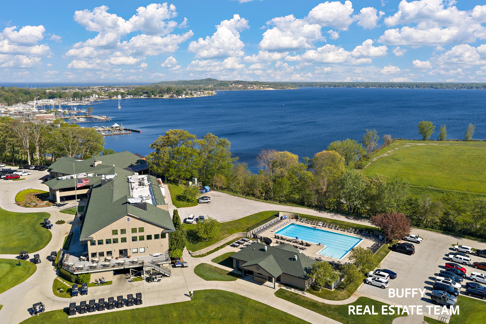 2892 Duneside Trail Muskegon MI 49441