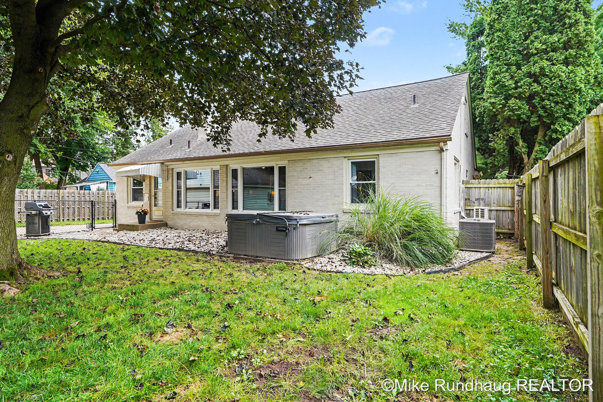 1625 Oswego Street NW Grand Rapids MI 49504