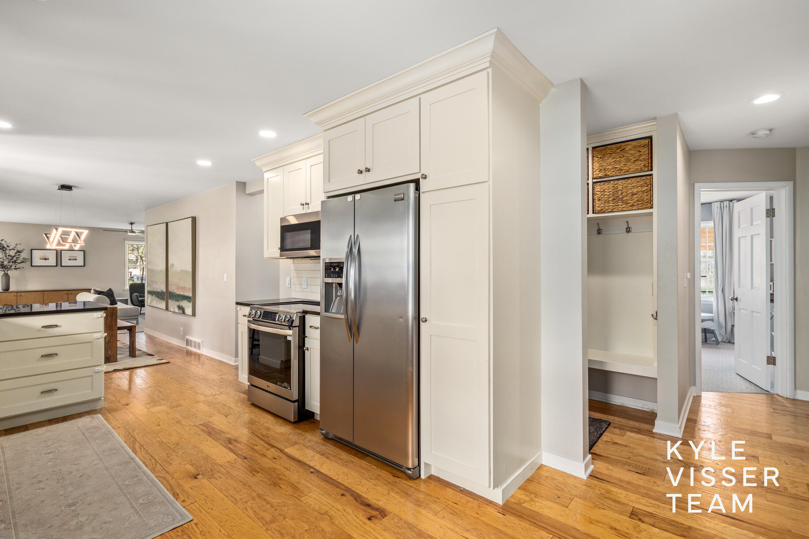 2405 Oakwood Drive SE East Grand Rapids MI 49506