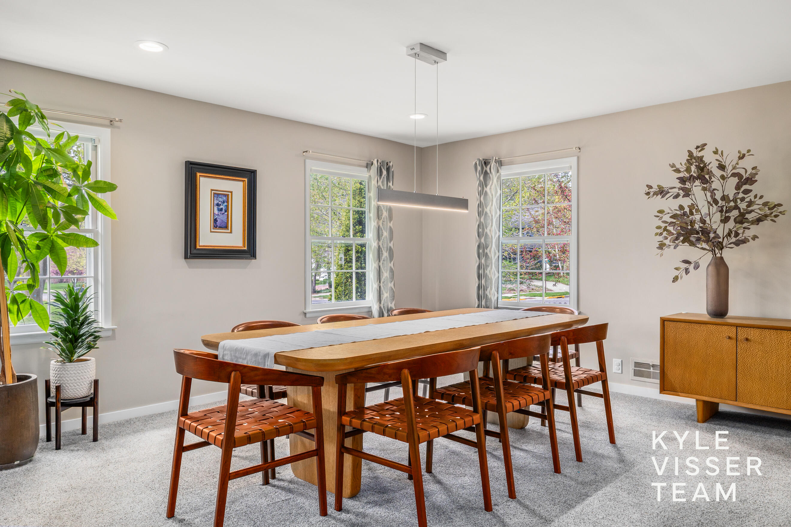 2405 Oakwood Drive SE East Grand Rapids MI 49506