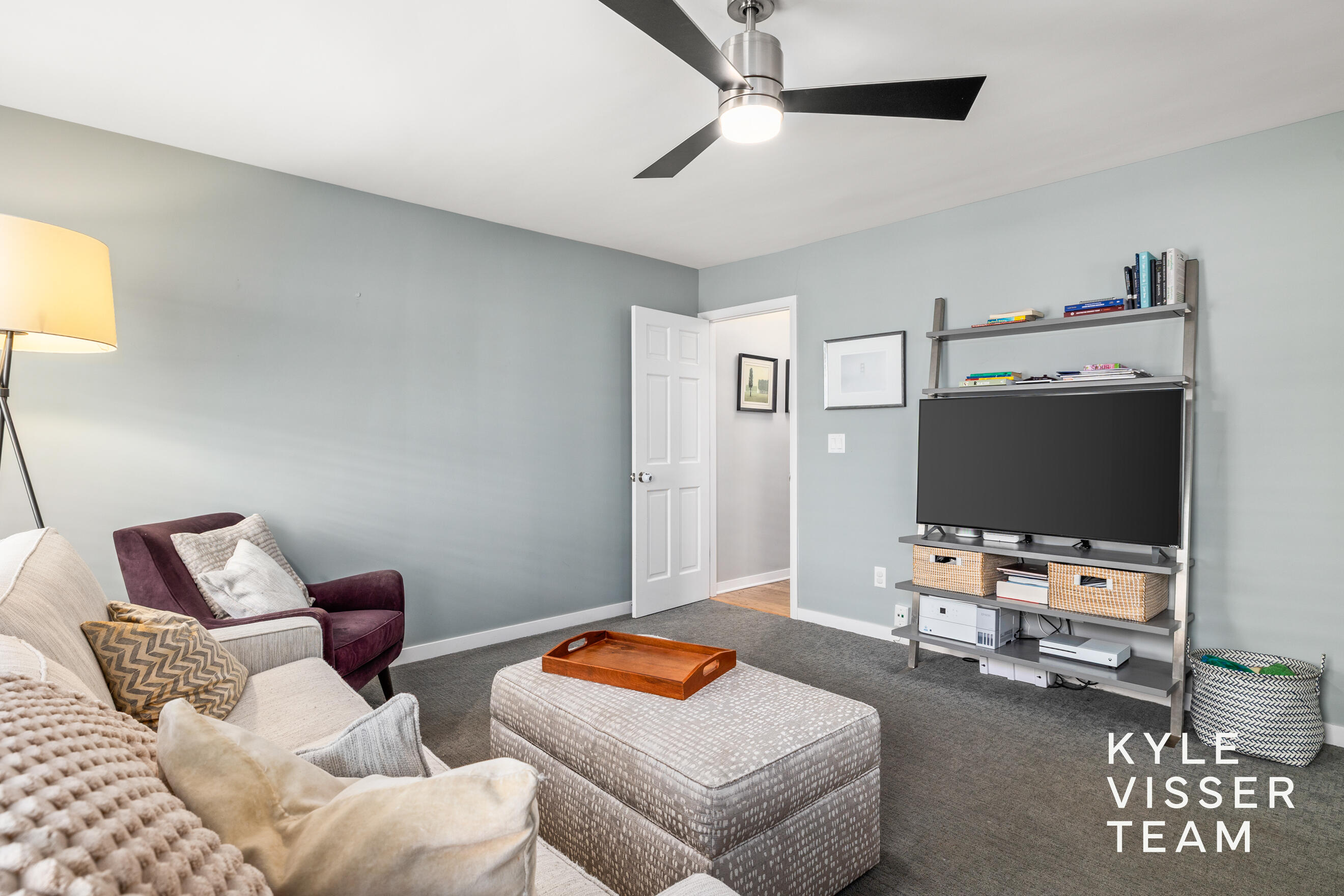2405 Oakwood Drive SE East Grand Rapids MI 49506