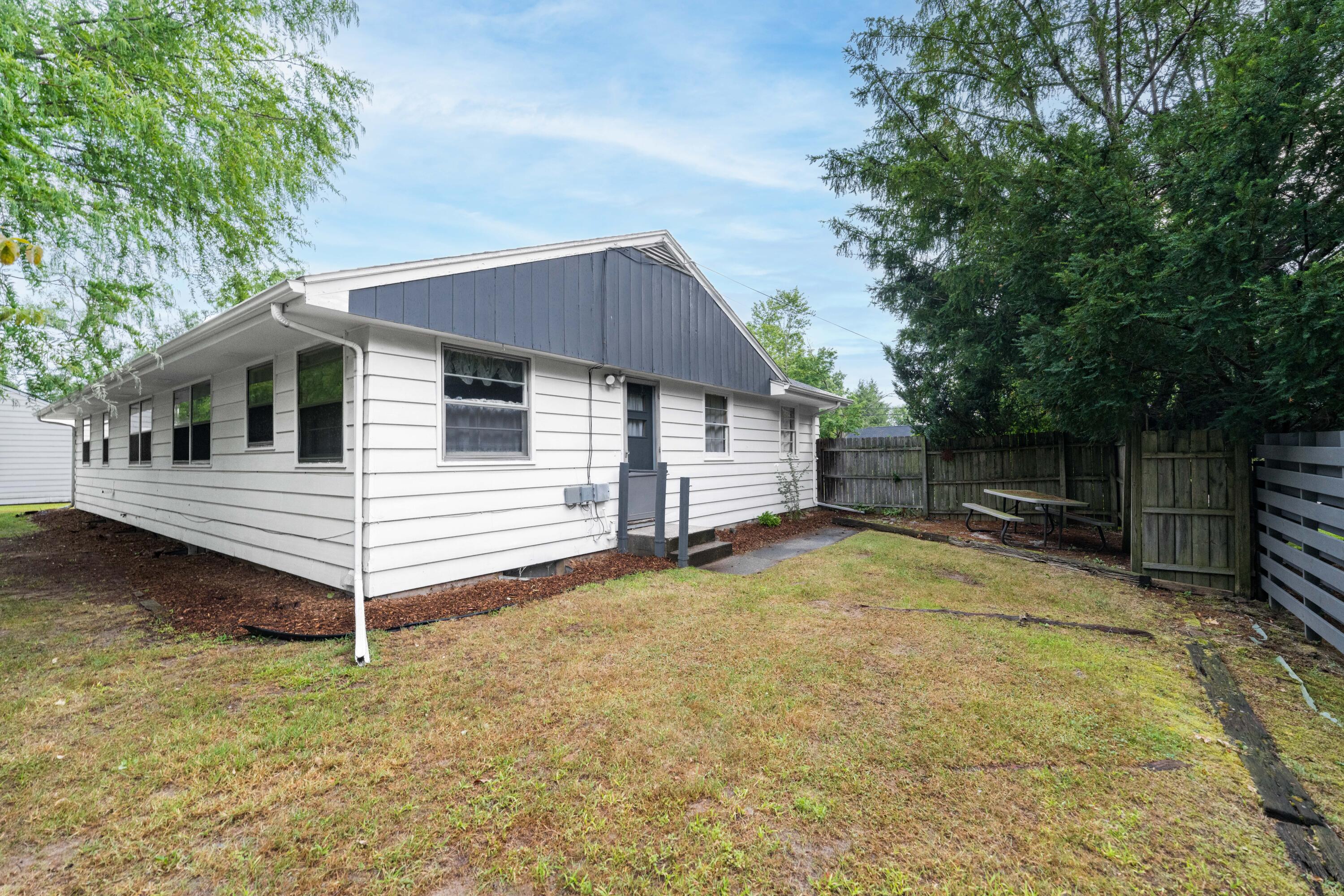 4342 Old Colony Road Kalamazoo MI 49008