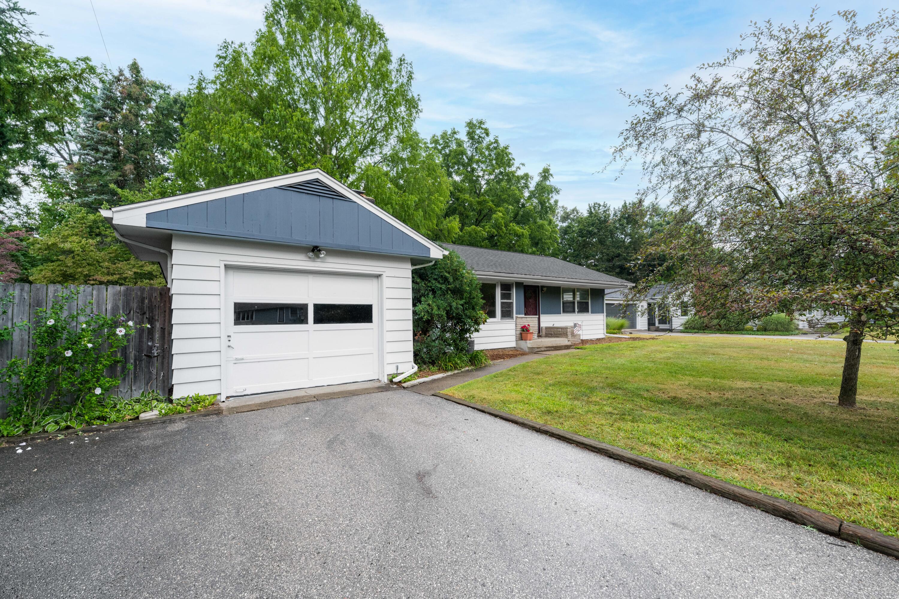 4342 Old Colony Road Kalamazoo MI 49008