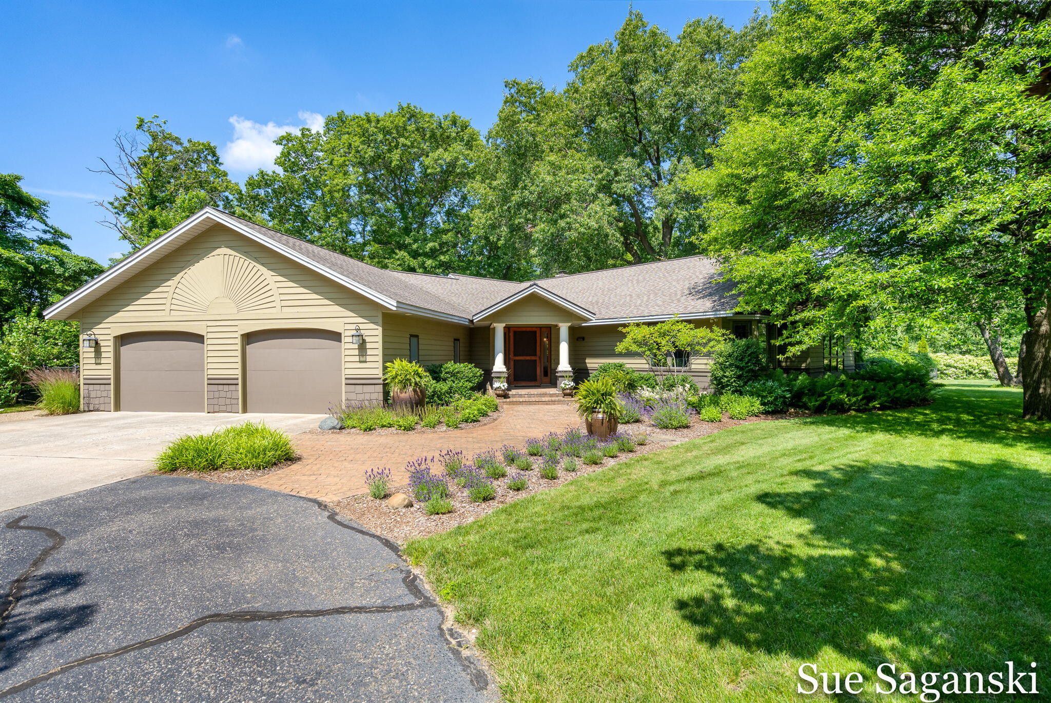 6514 Creekwood Drive Holland MI 49423
