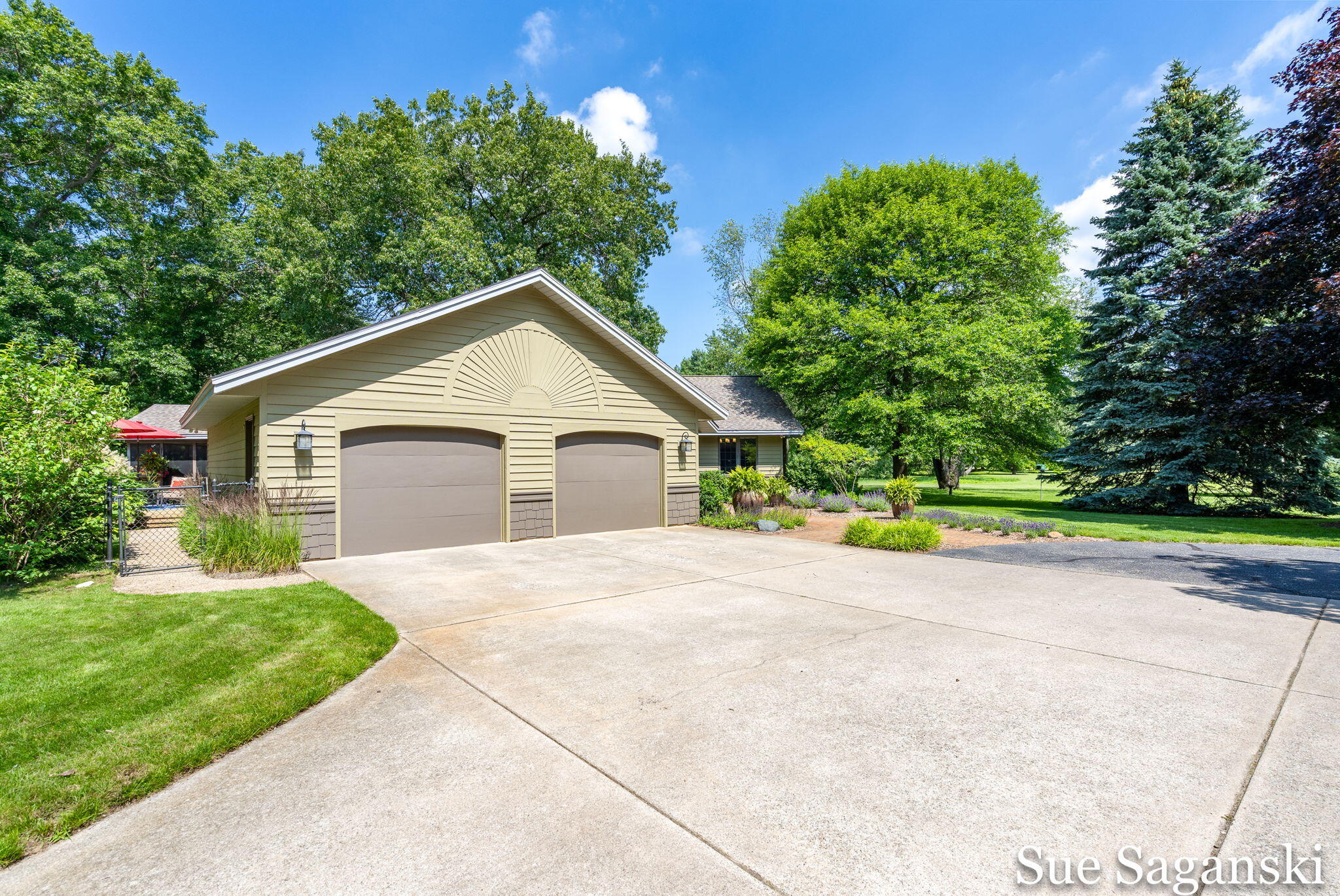 6514 Creekwood Drive Holland MI 49423