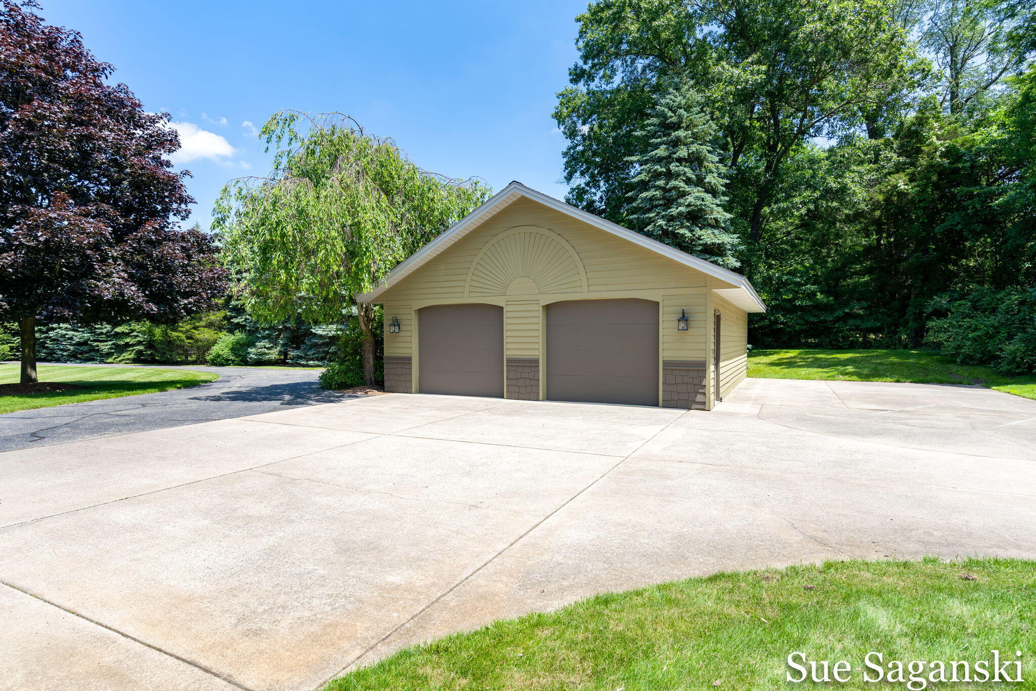 6514 Creekwood Drive Holland MI 49423