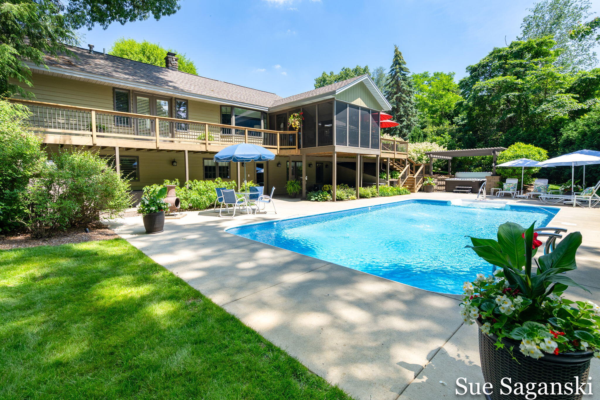 6514 Creekwood Drive Holland MI 49423