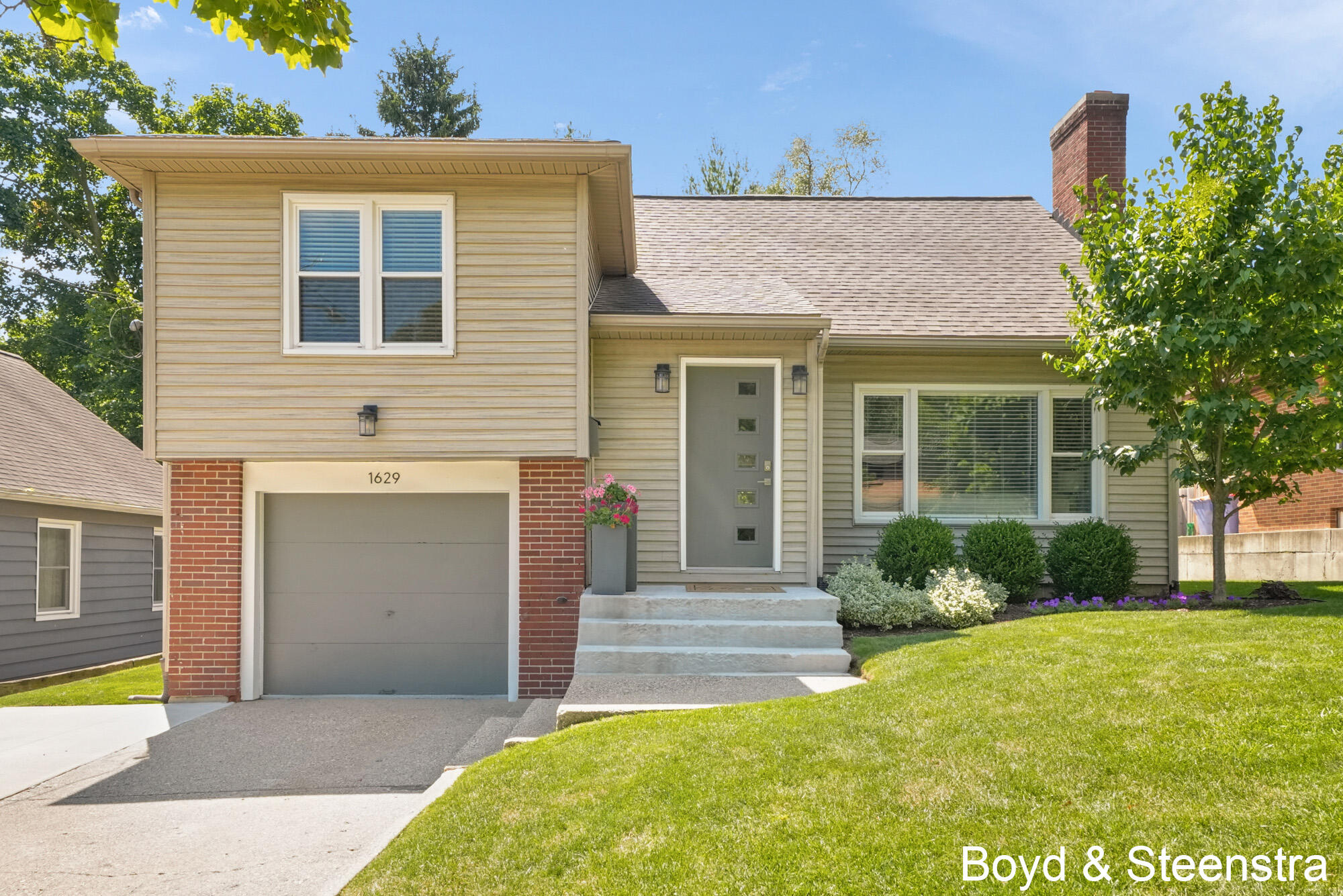 1629 Sylvan Avenue SE Grand Rapids MI 49506
