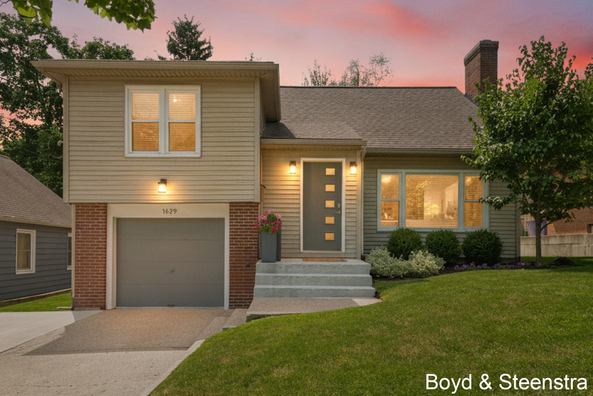 1629 Sylvan Avenue SE Grand Rapids MI 49506