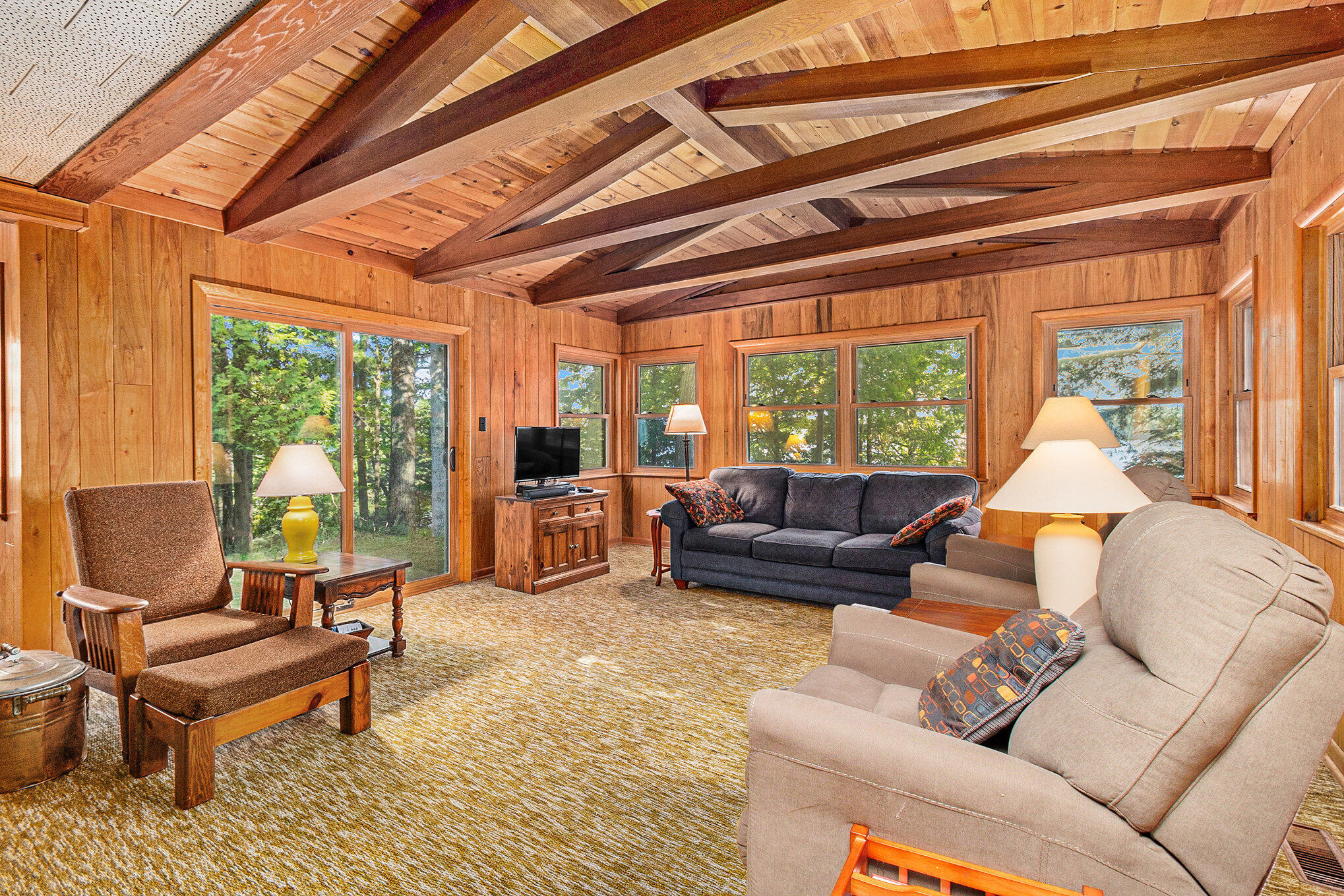 6253 Loggers Lane Ludington MI 49431