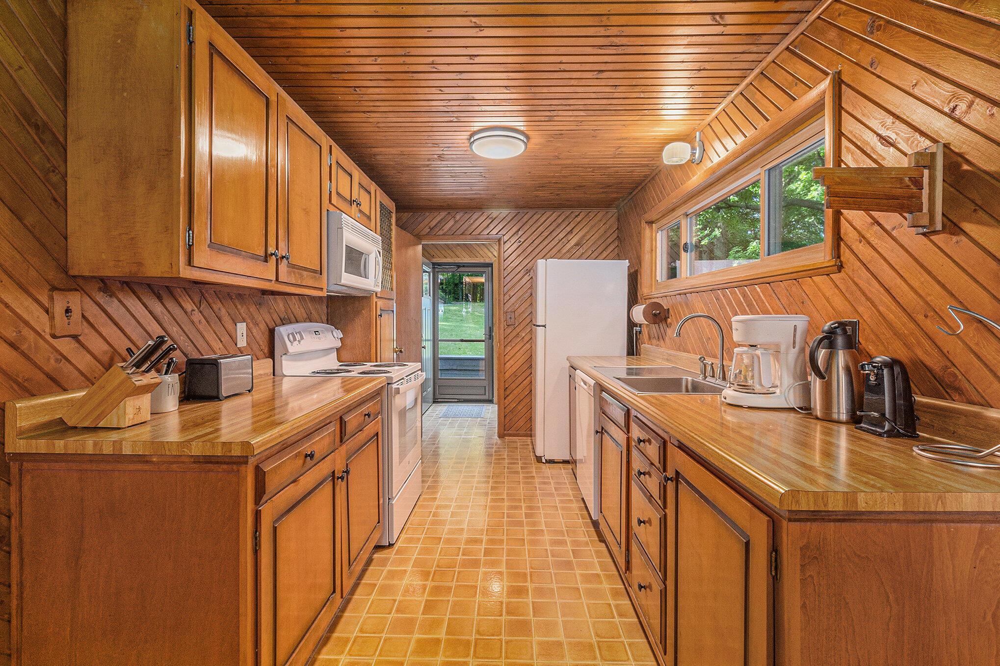6253 Loggers Lane Ludington MI 49431
