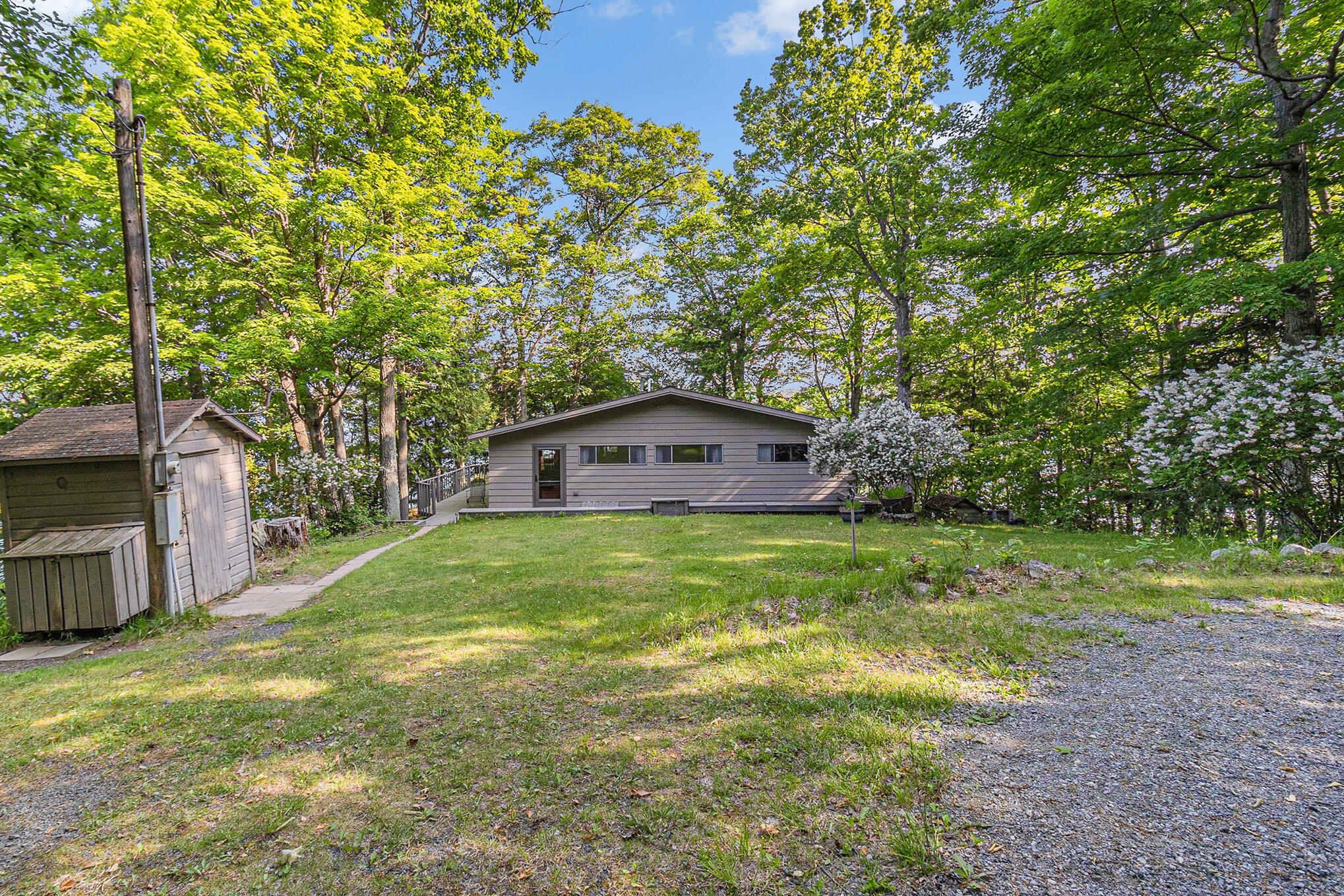 6253 Loggers Lane Ludington MI 49431