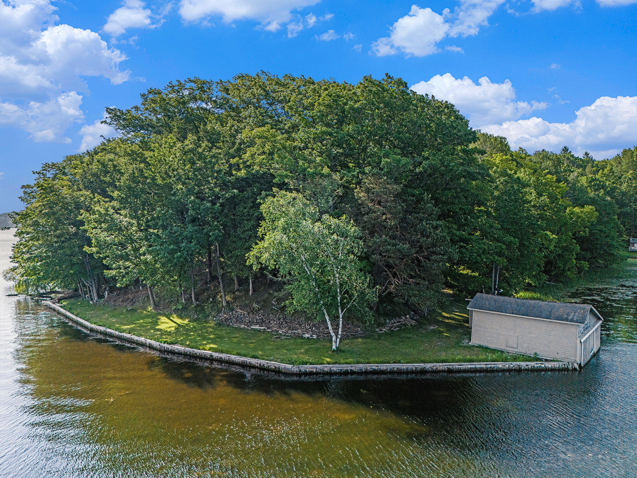 6253 Loggers Lane Ludington MI 49431