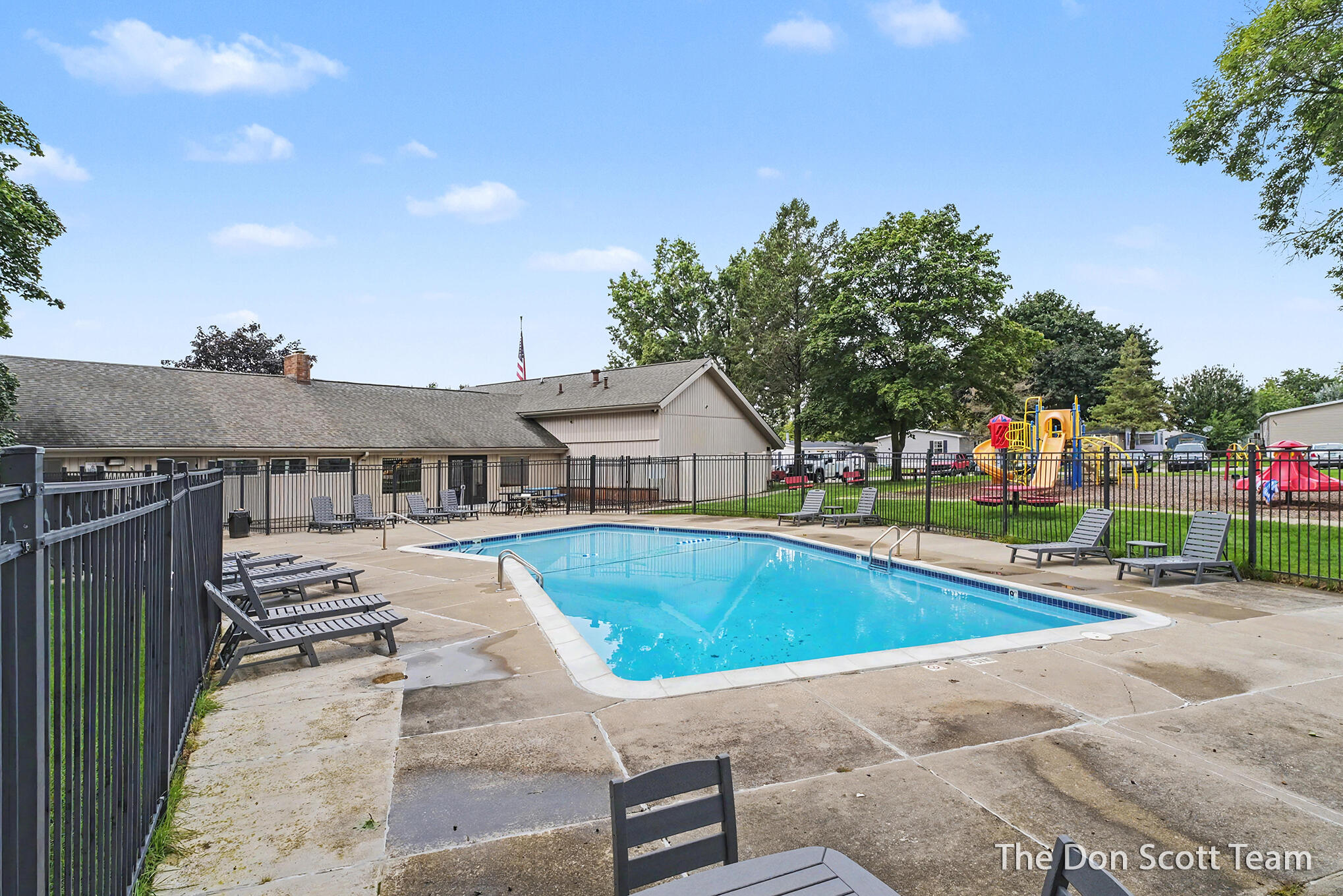 3662 Mount Blanc Street NW Grand Rapids MI 49544