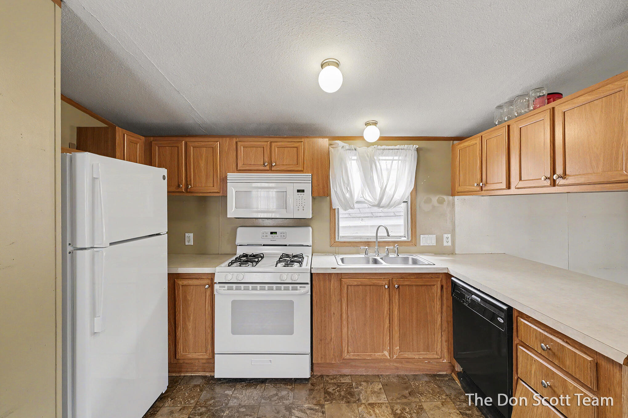 3662 Mount Blanc Street NW Grand Rapids MI 49544