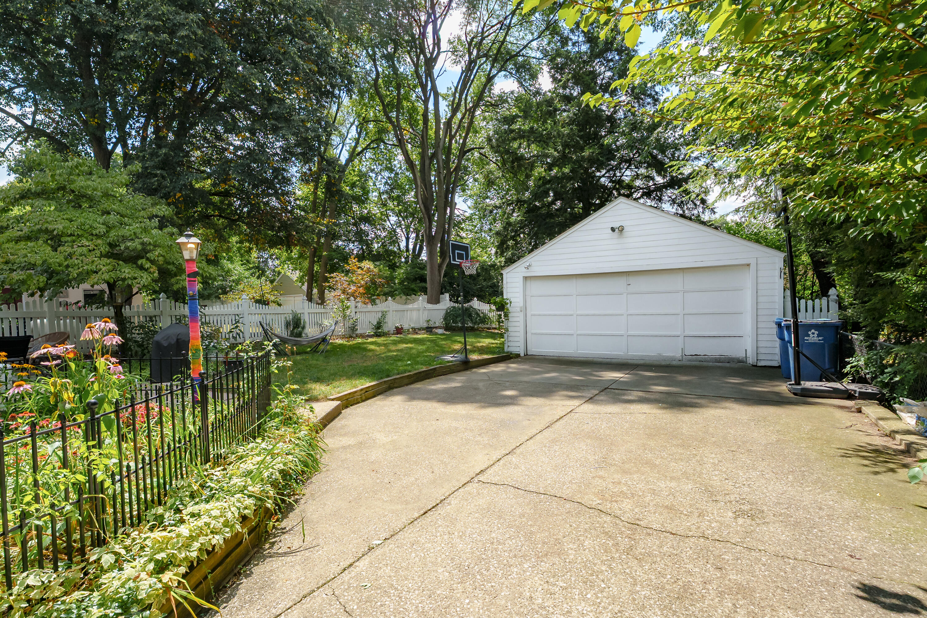 601 Edgemoor Avenue Kalamazoo MI 49008