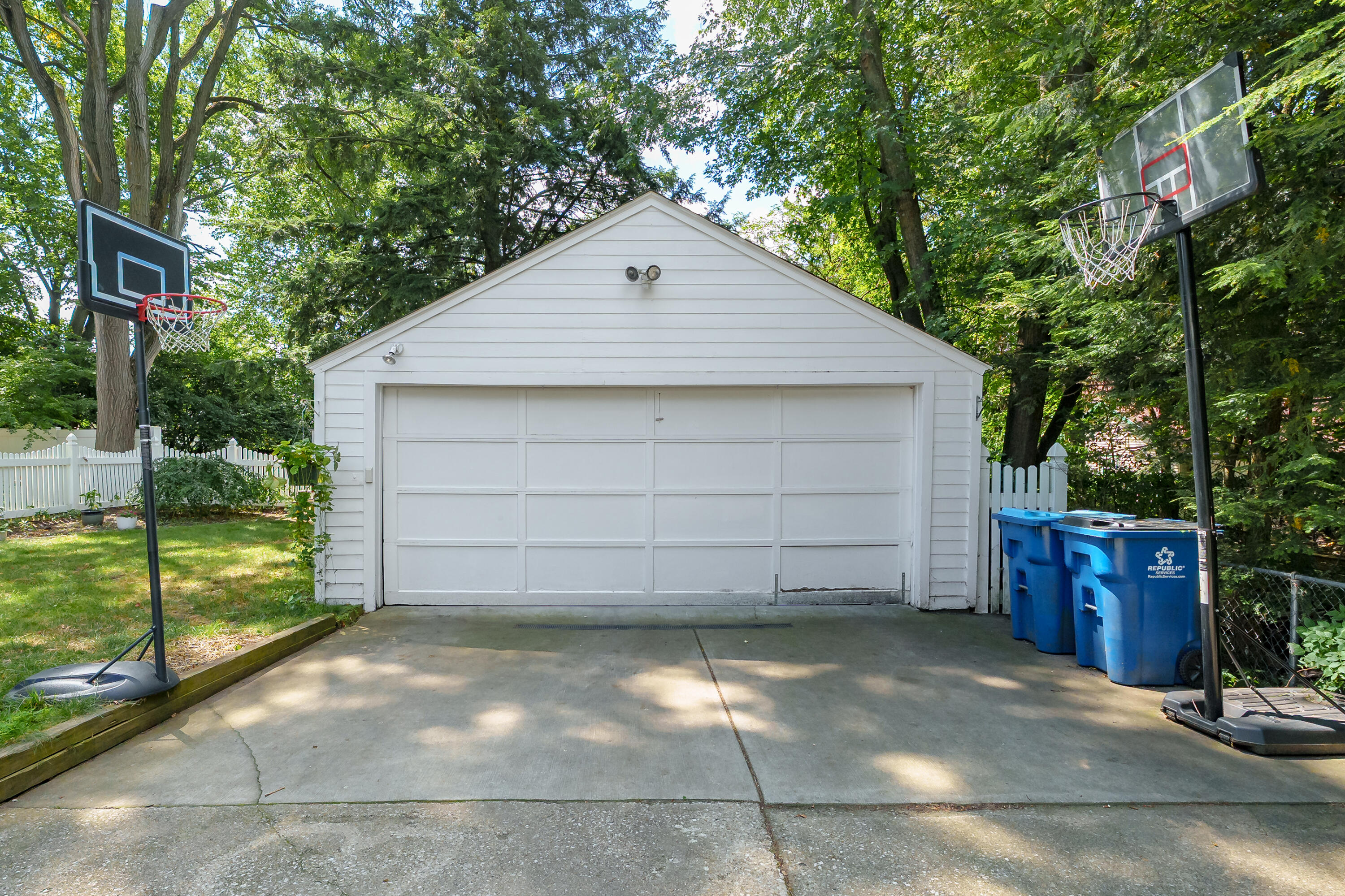 601 Edgemoor Avenue Kalamazoo MI 49008