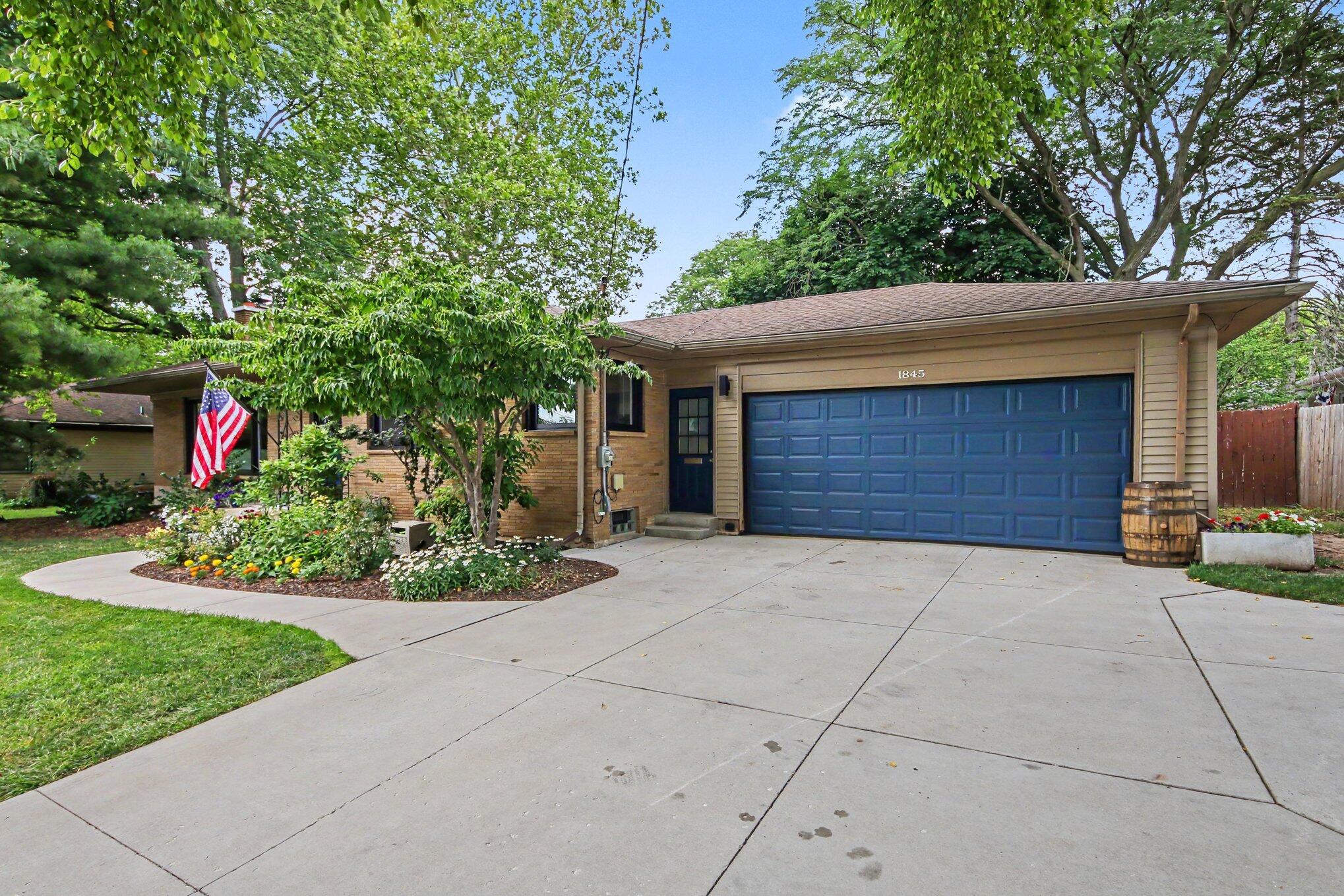 1845 Burton Street SE Grand Rapids MI 49506