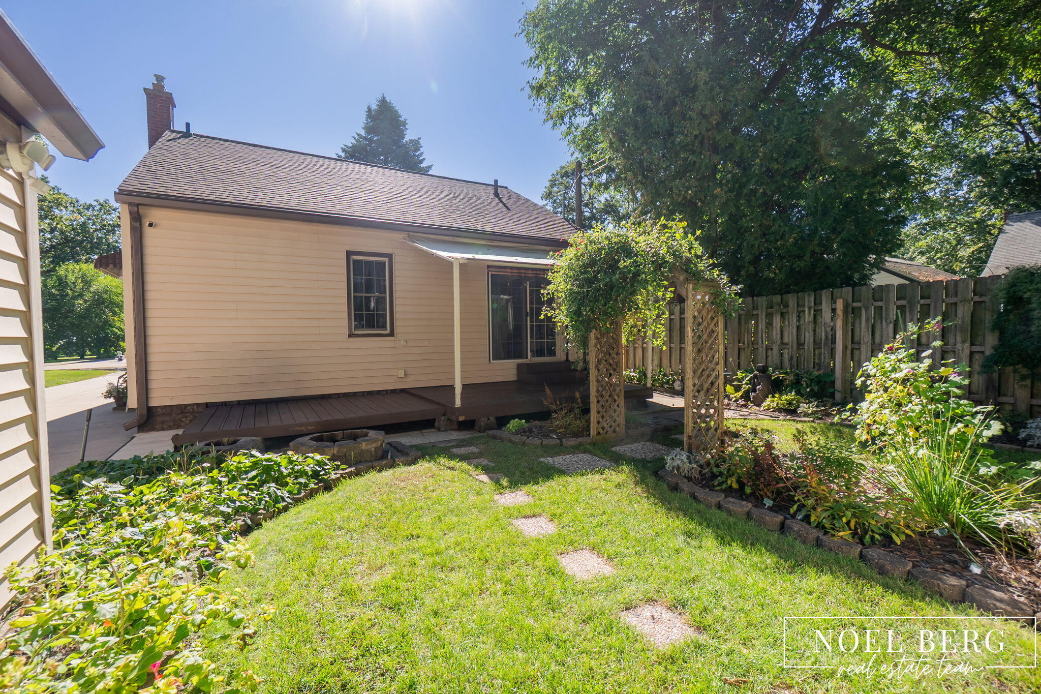 1588 Montague Avenue Muskegon MI 49441