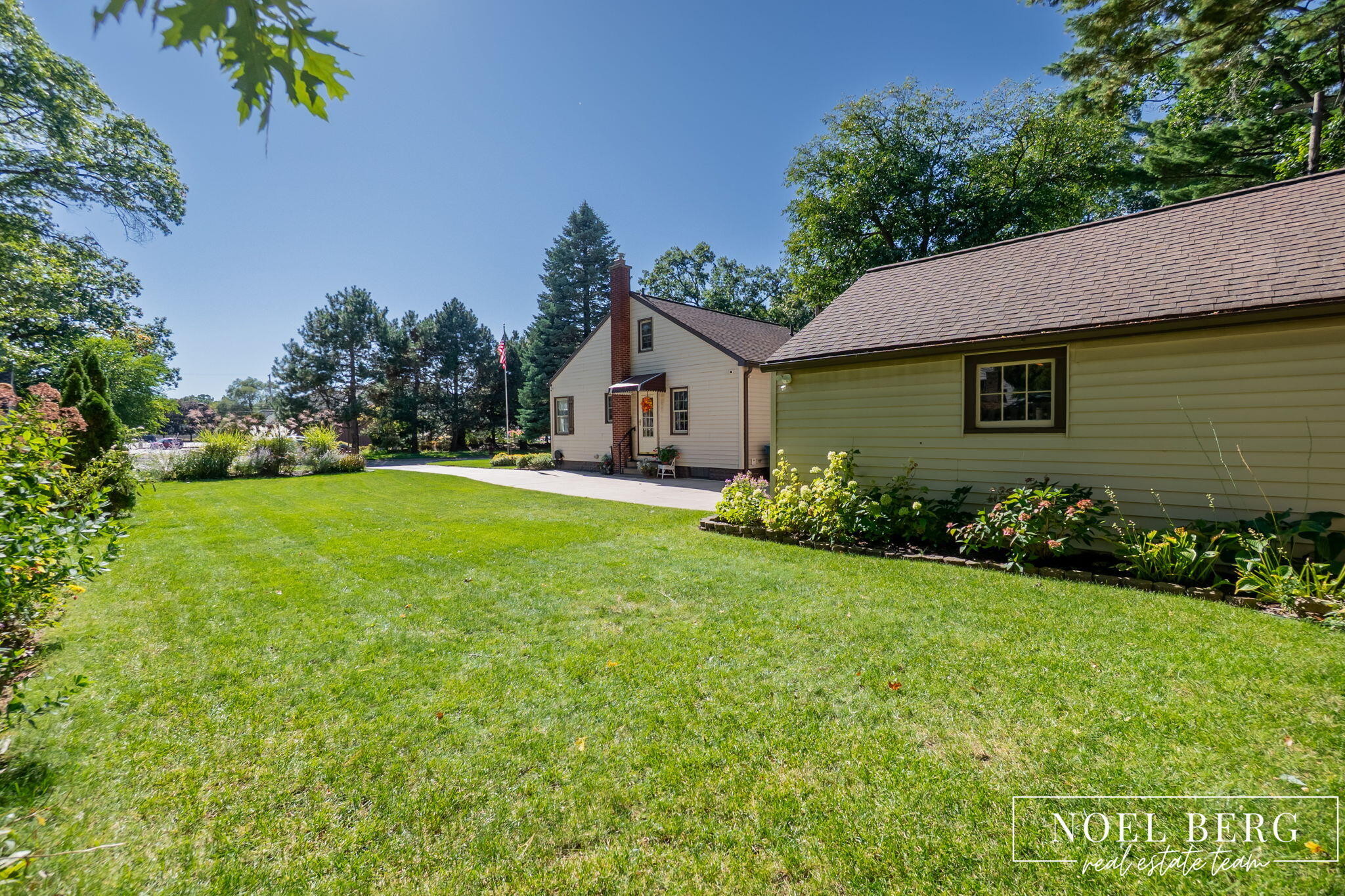 1588 Montague Avenue Muskegon MI 49441
