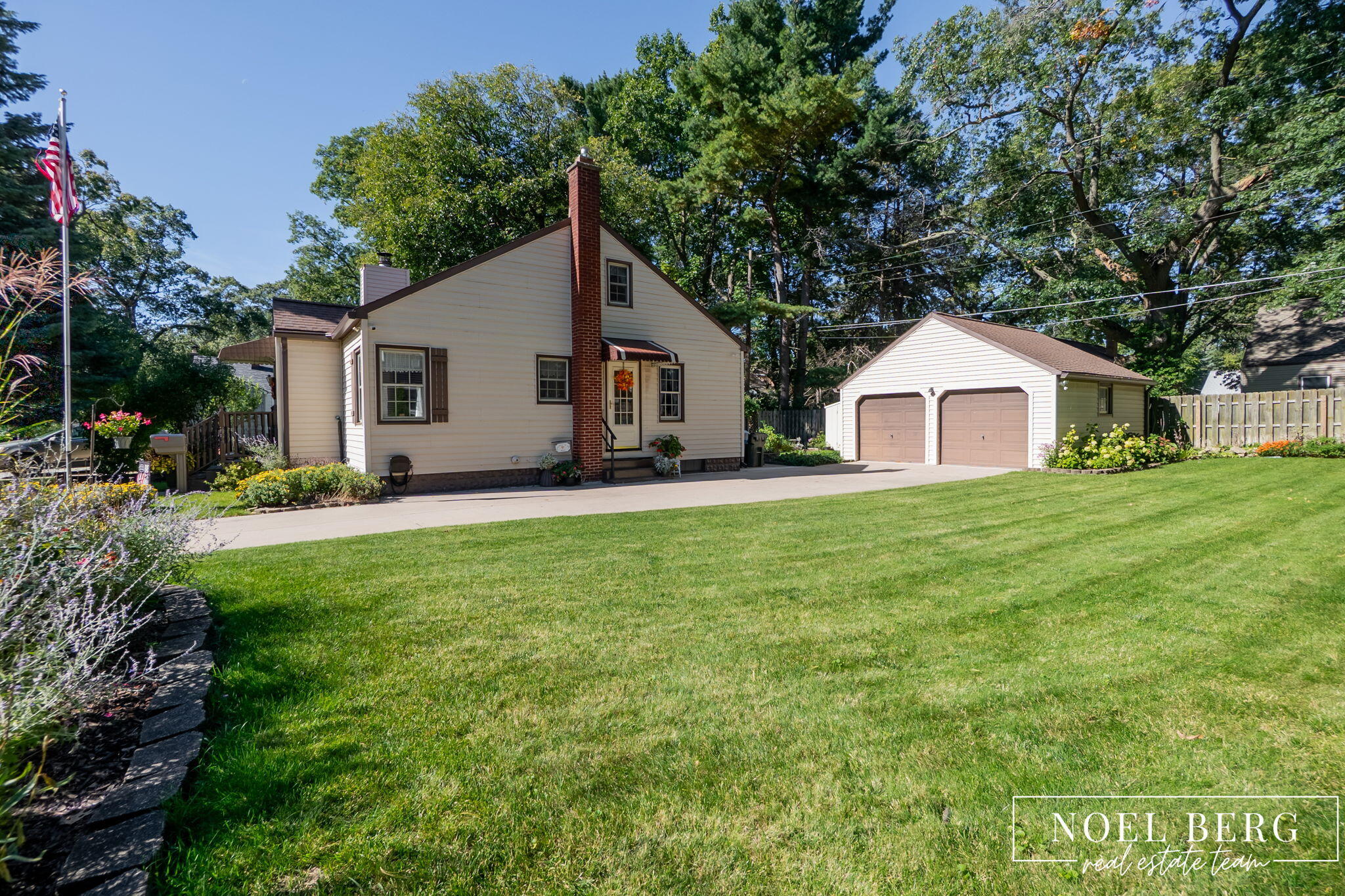 1588 Montague Avenue Muskegon MI 49441