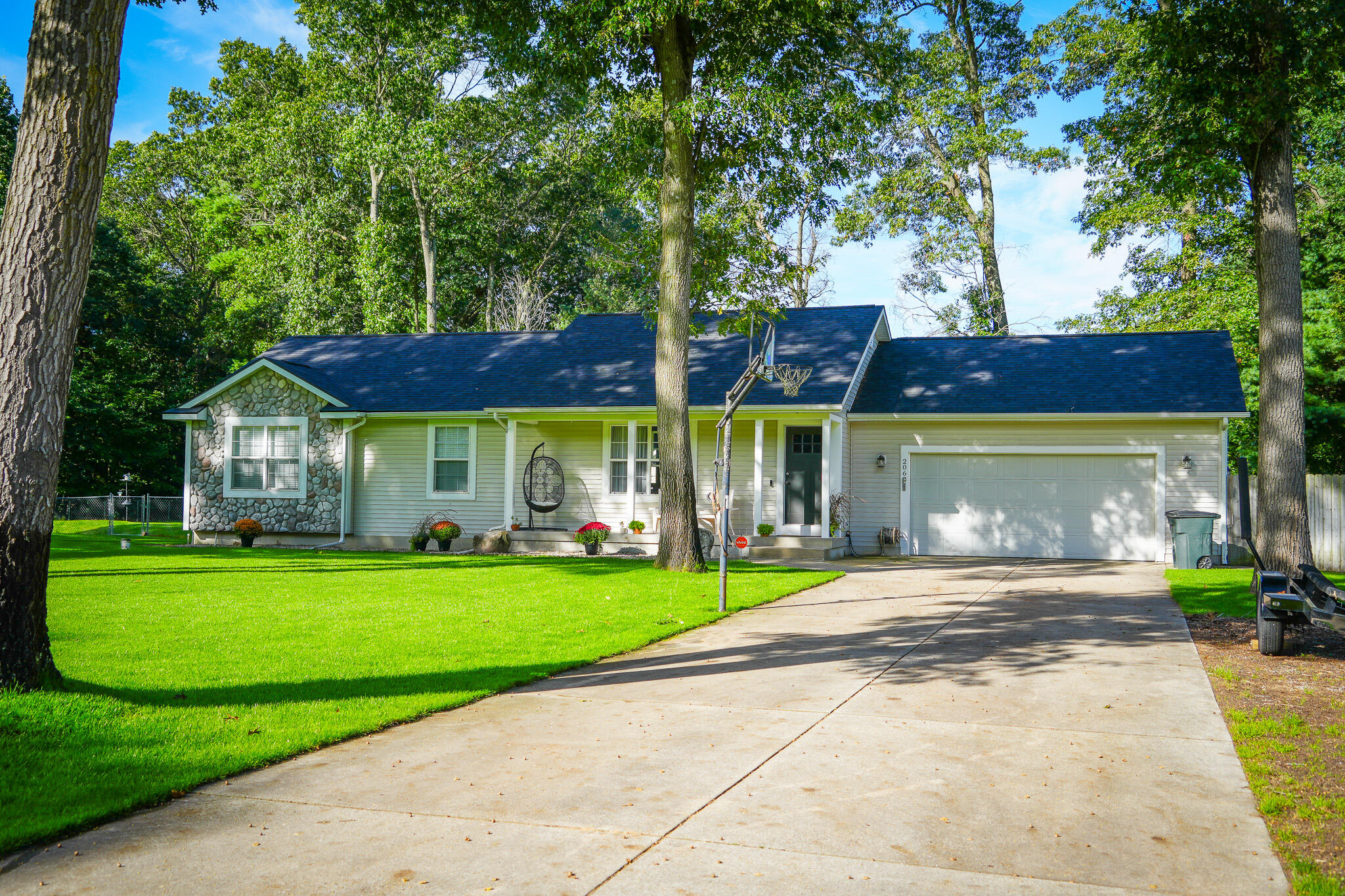 2063 Rambling Oak Drive Muskegon MI 49445