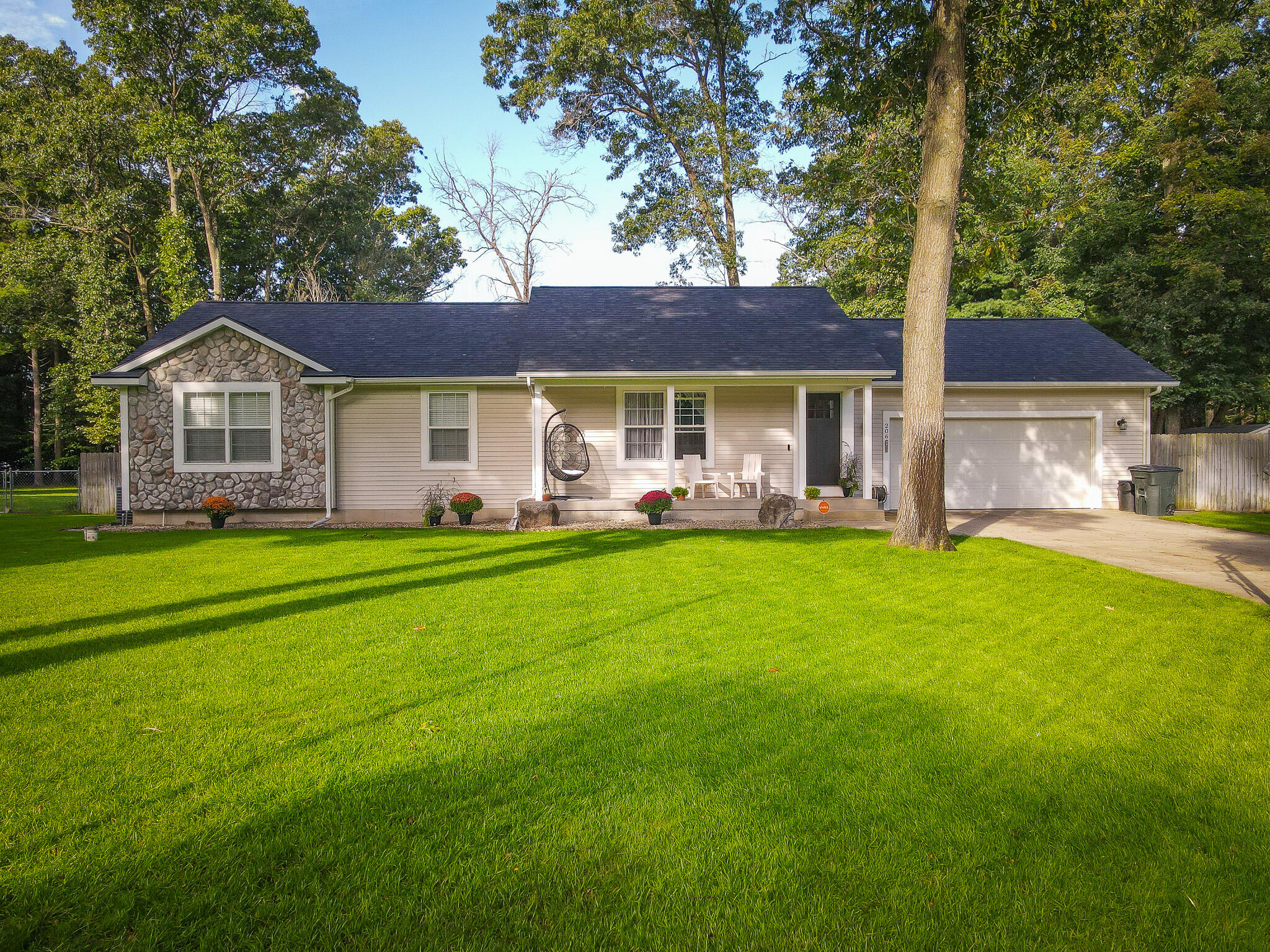 2063 Rambling Oak Drive Muskegon MI 49445