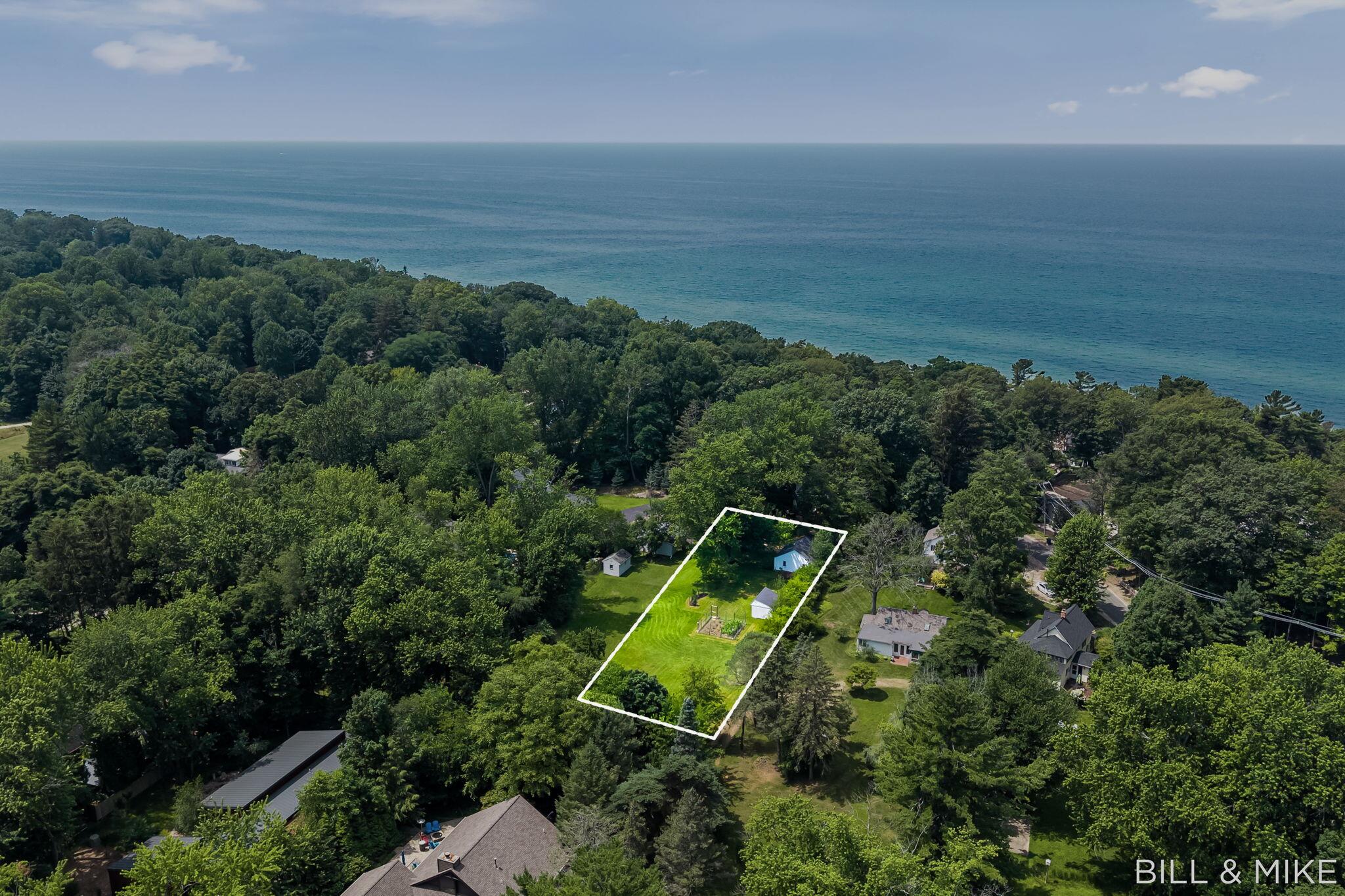 321 Lakeshore Drive Douglas MI 49406