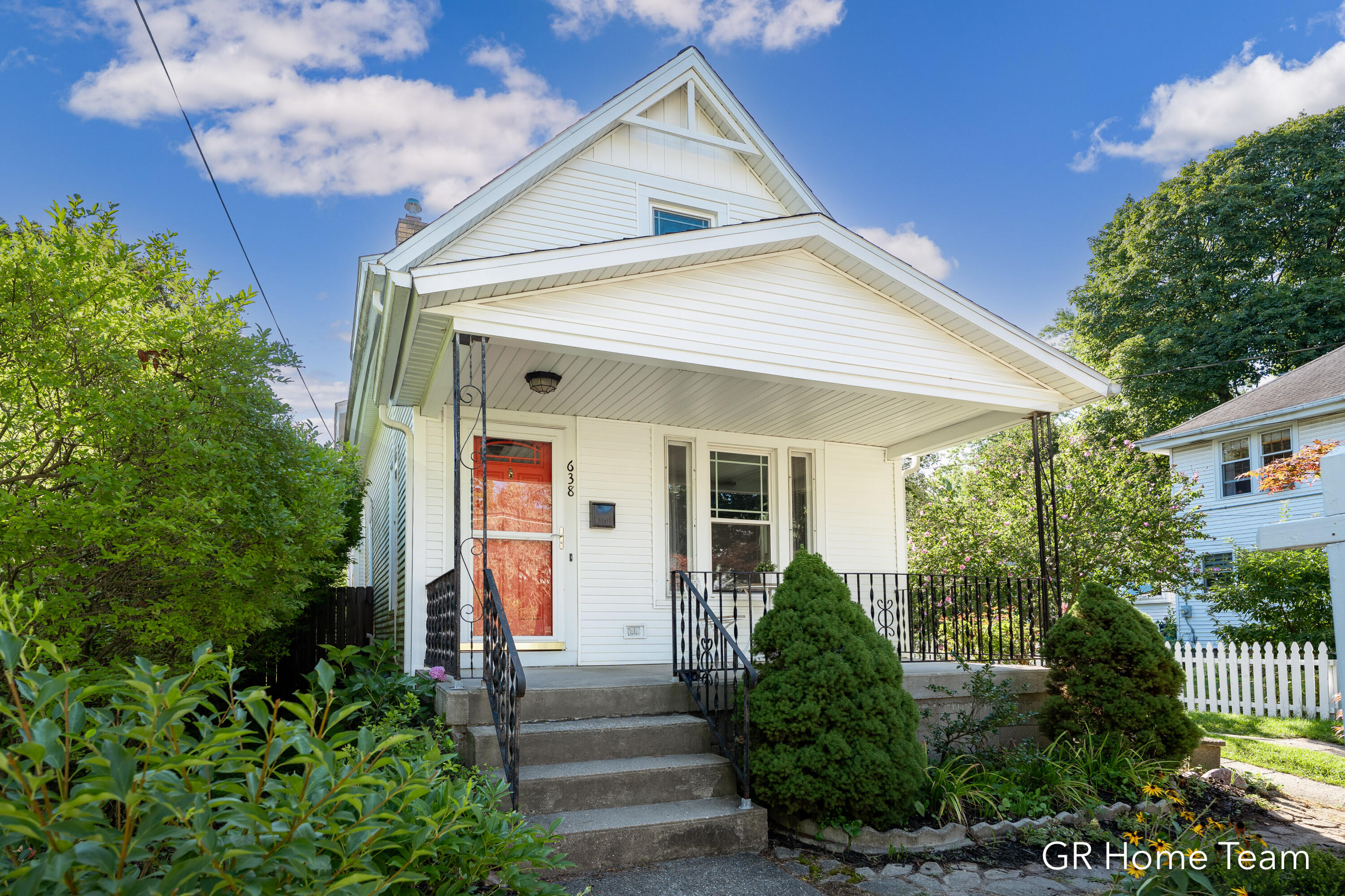 638 Gladstone Drive SE East Grand Rapids MI 49506