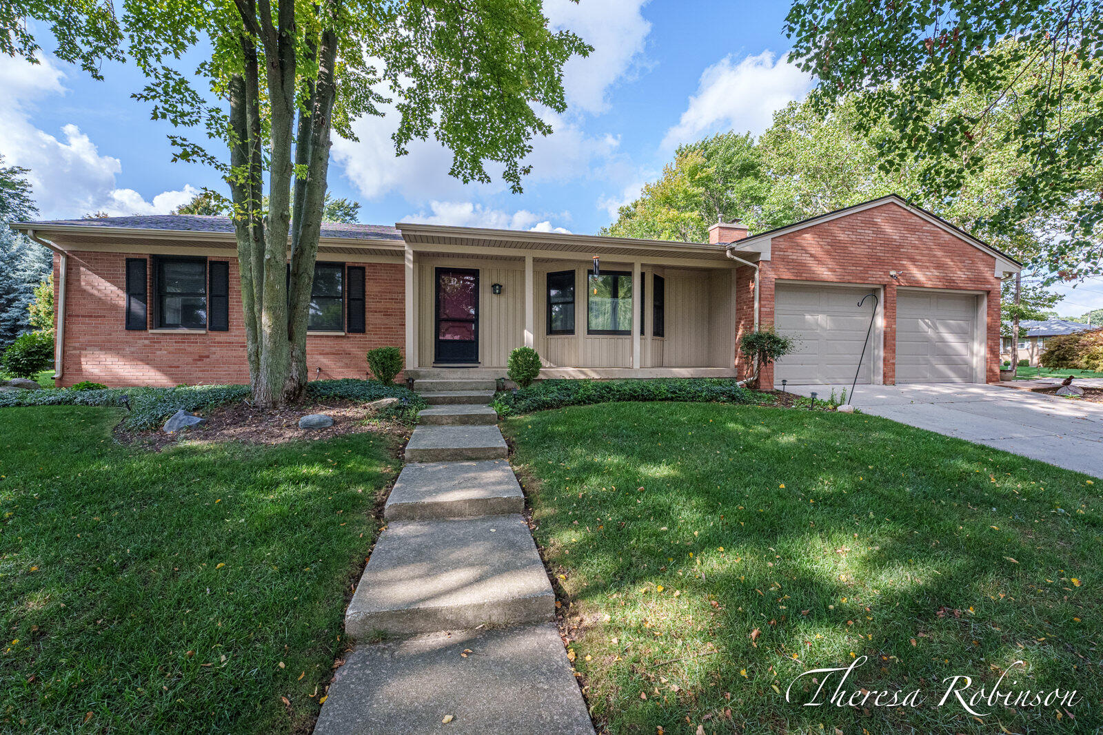2147 Dewberry Drive NE Grand Rapids MI 49505