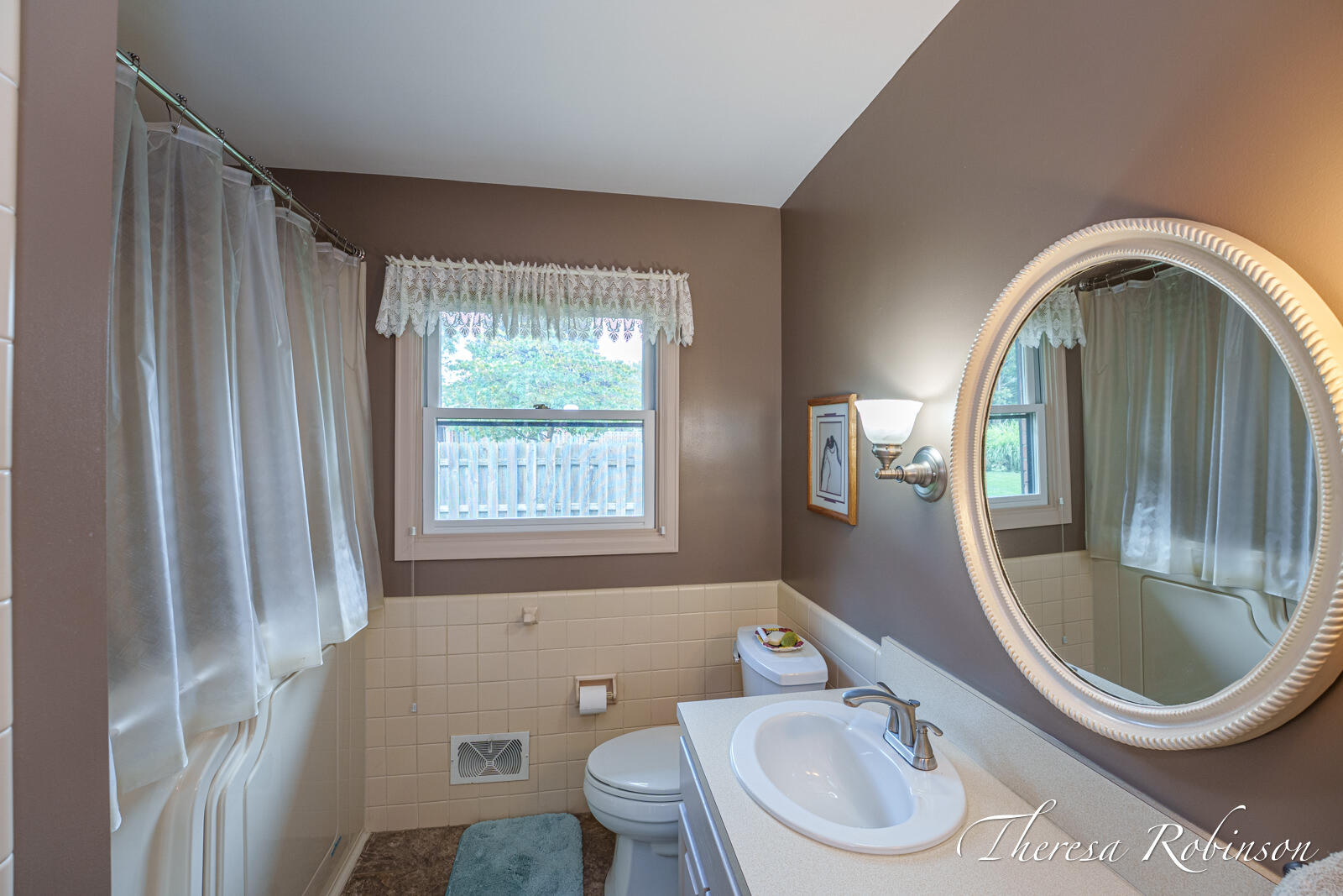 2147 Dewberry Drive NE Grand Rapids MI 49505
