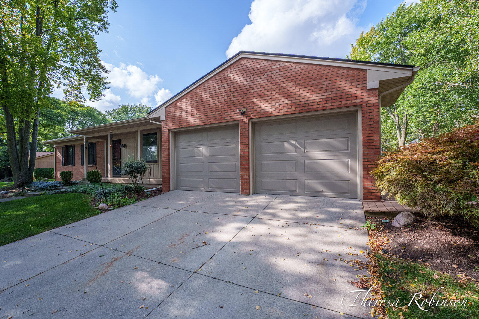 2147 Dewberry Drive NE Grand Rapids MI 49505