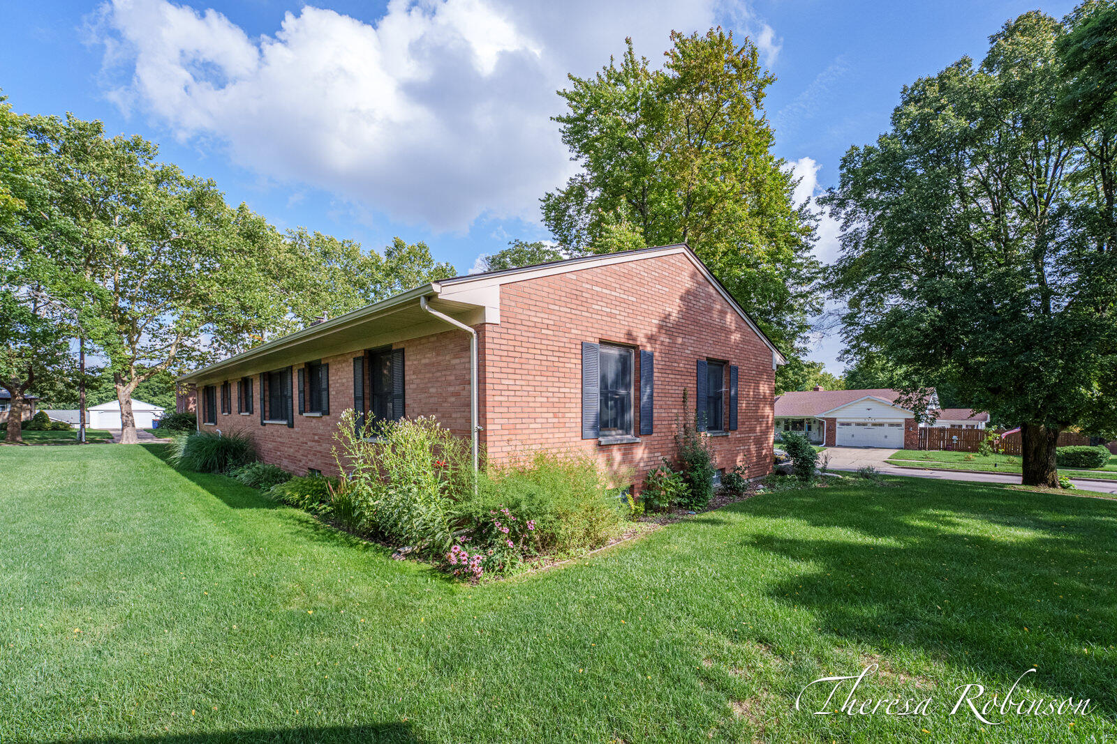 2147 Dewberry Drive NE Grand Rapids MI 49505