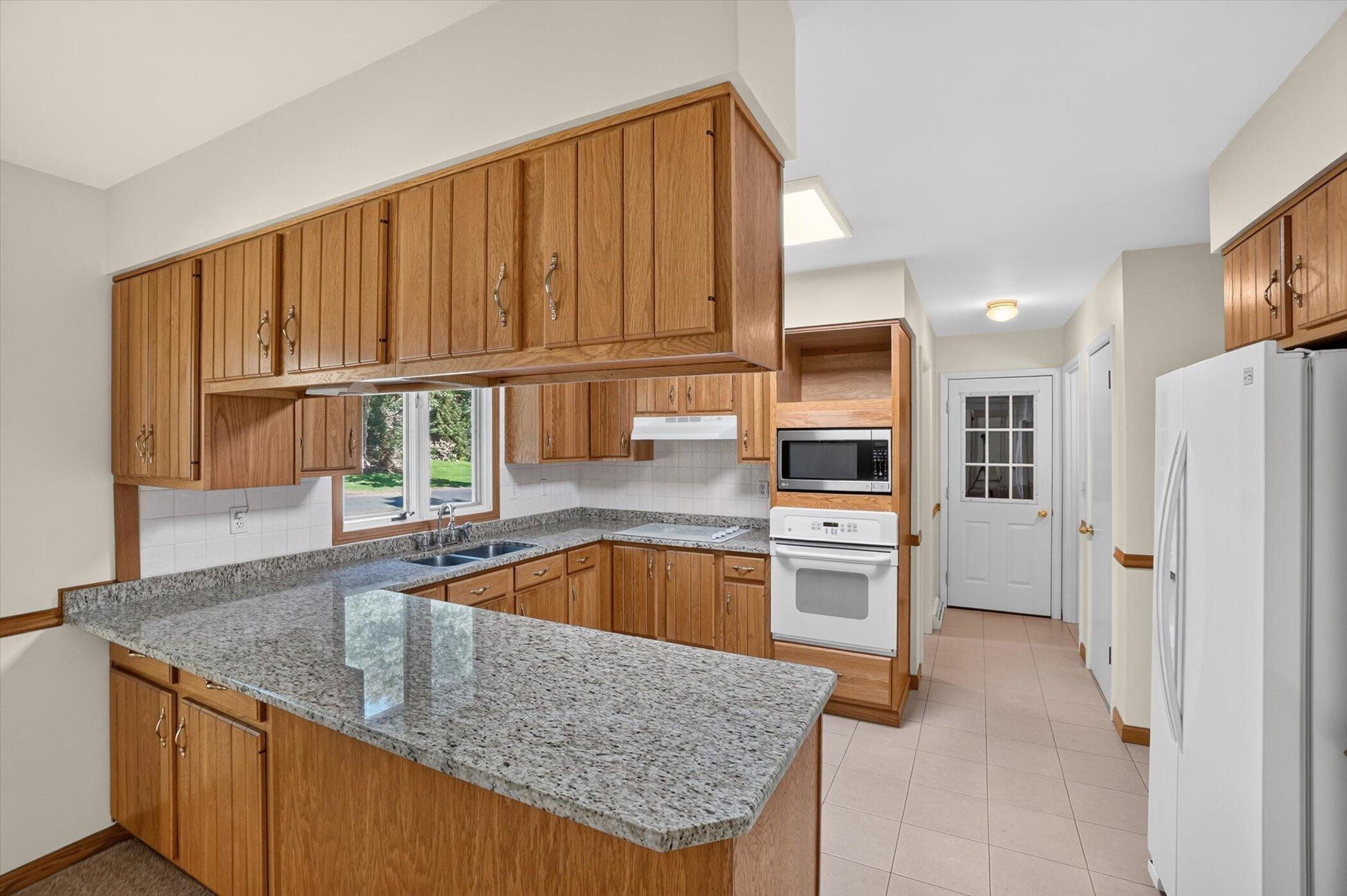 8047 Oak Hill Drive Kalamazoo MI 49009