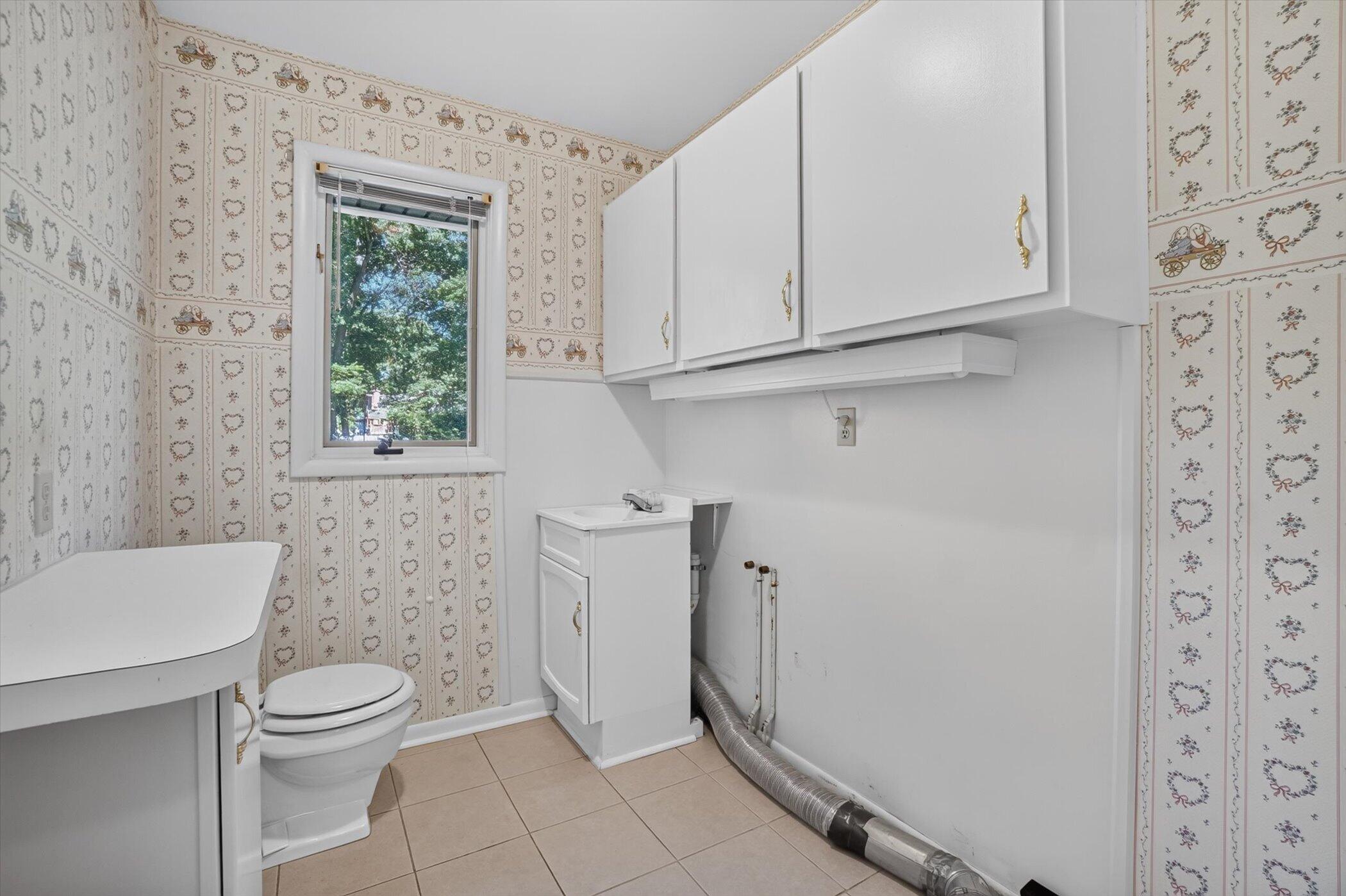 8047 Oak Hill Drive Kalamazoo MI 49009