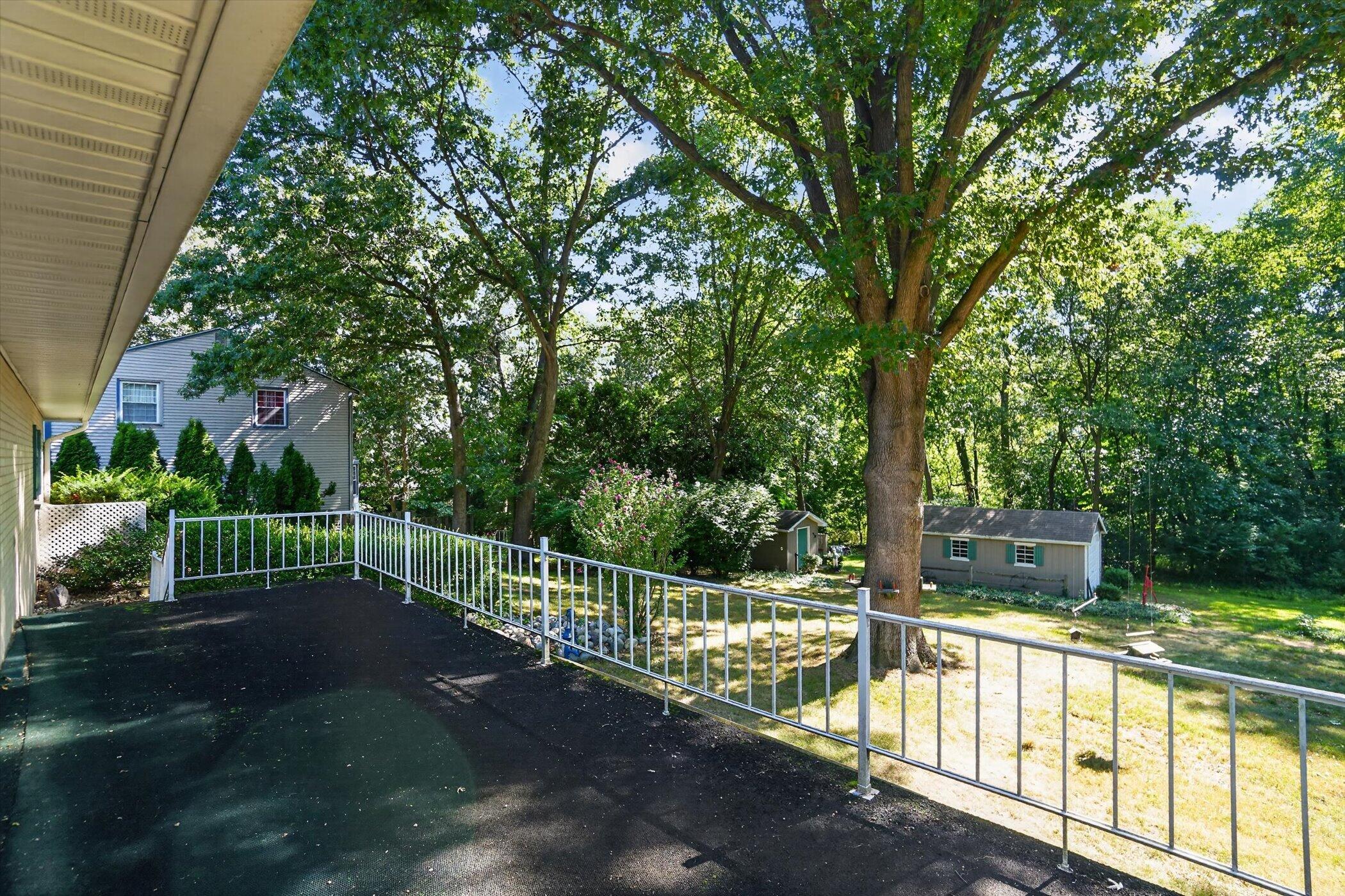 8047 Oak Hill Drive Kalamazoo MI 49009