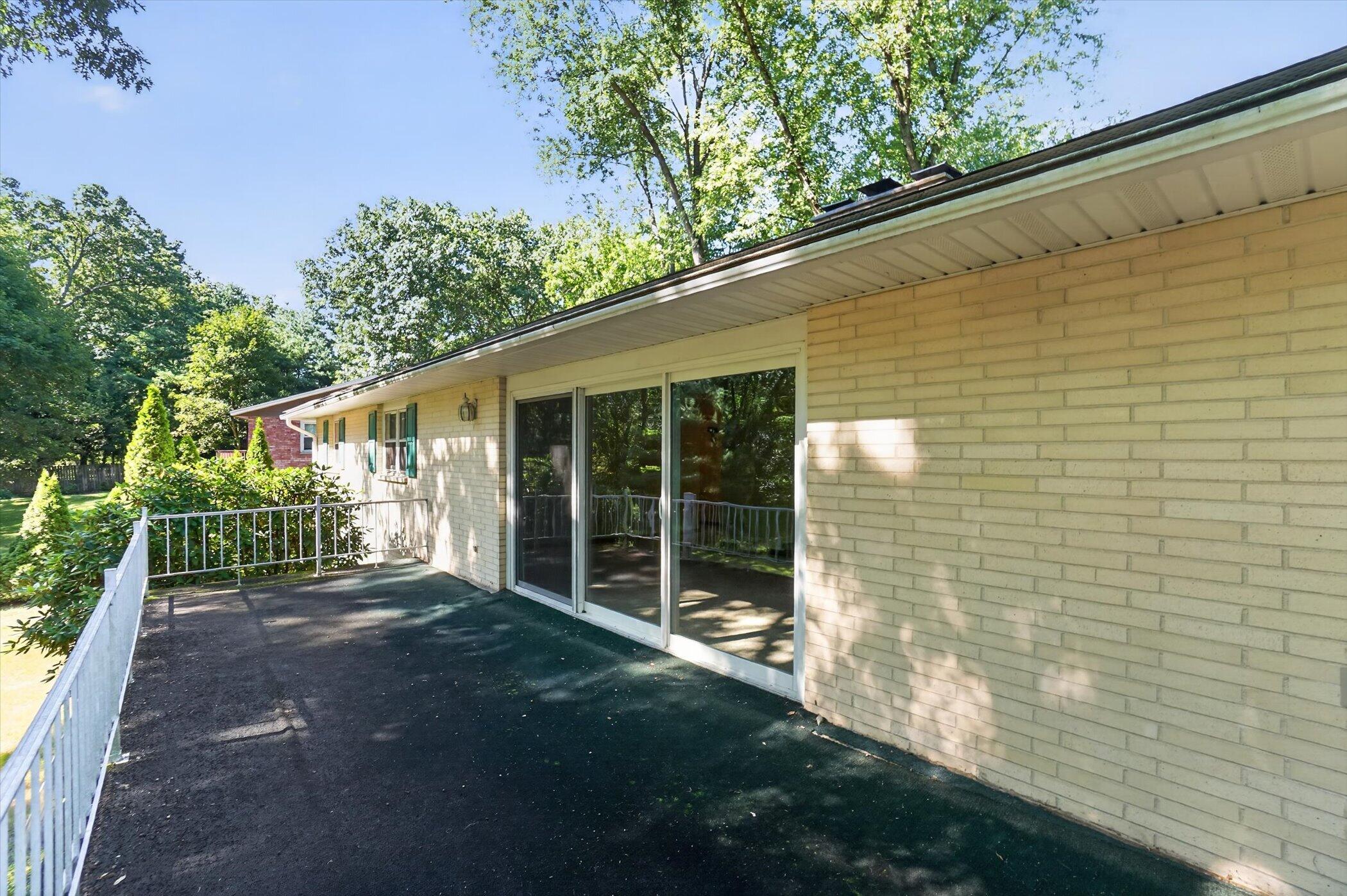 8047 Oak Hill Drive Kalamazoo MI 49009