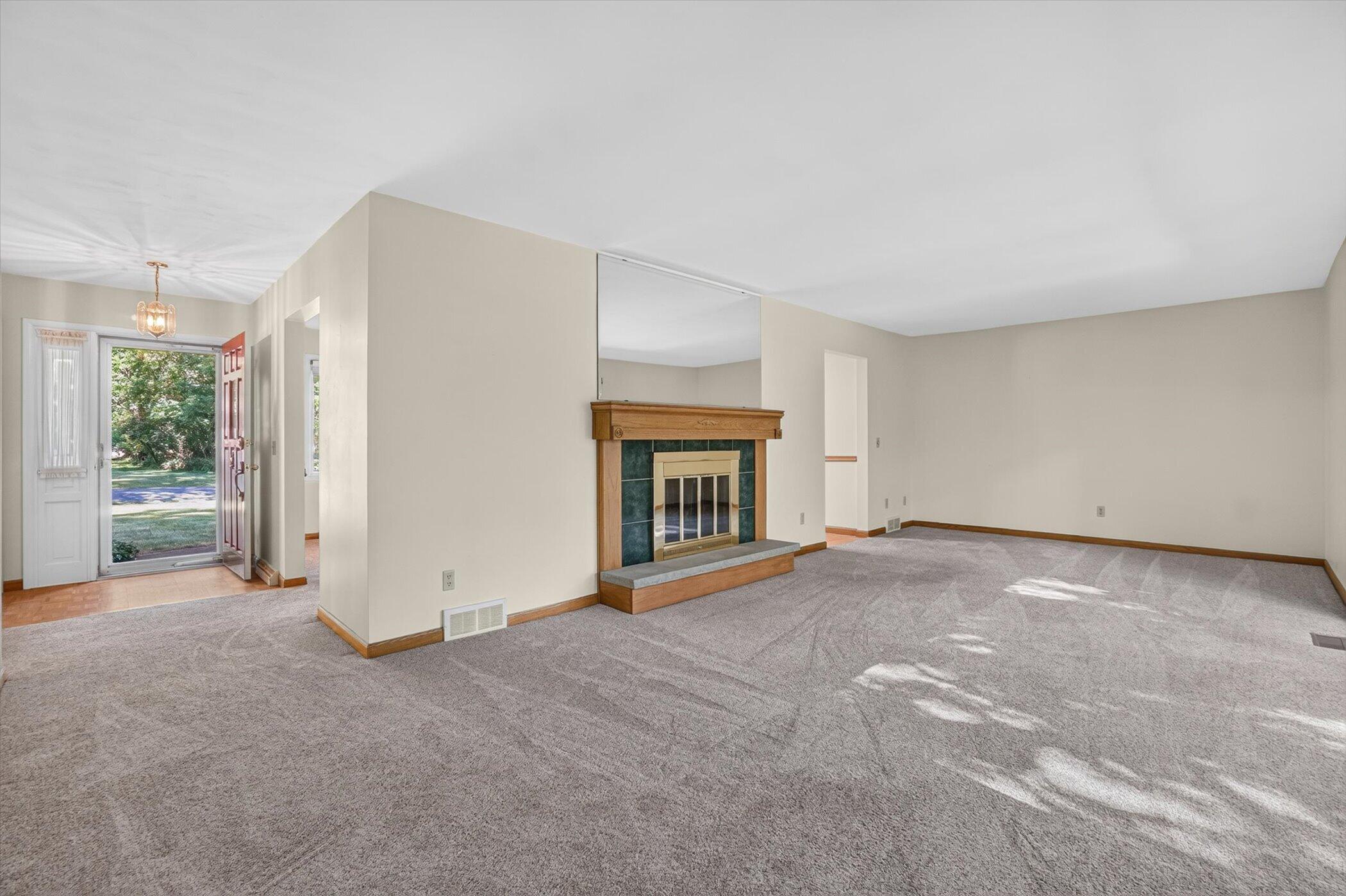 8047 Oak Hill Drive Kalamazoo MI 49009