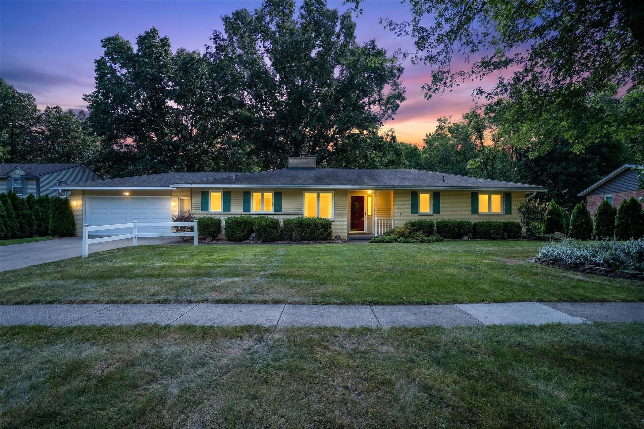 8047 Oak Hill Drive Kalamazoo MI 49009